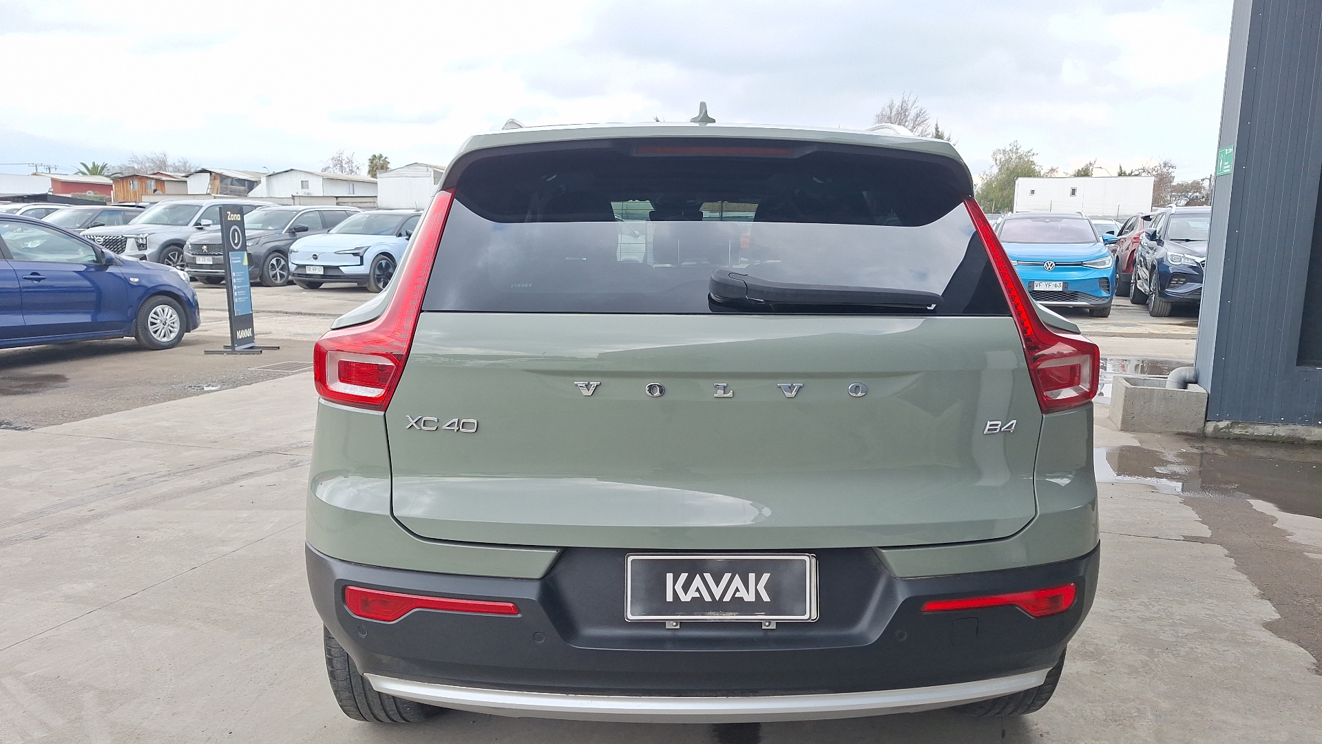 Volvo XC40 — foto 3 de 16
