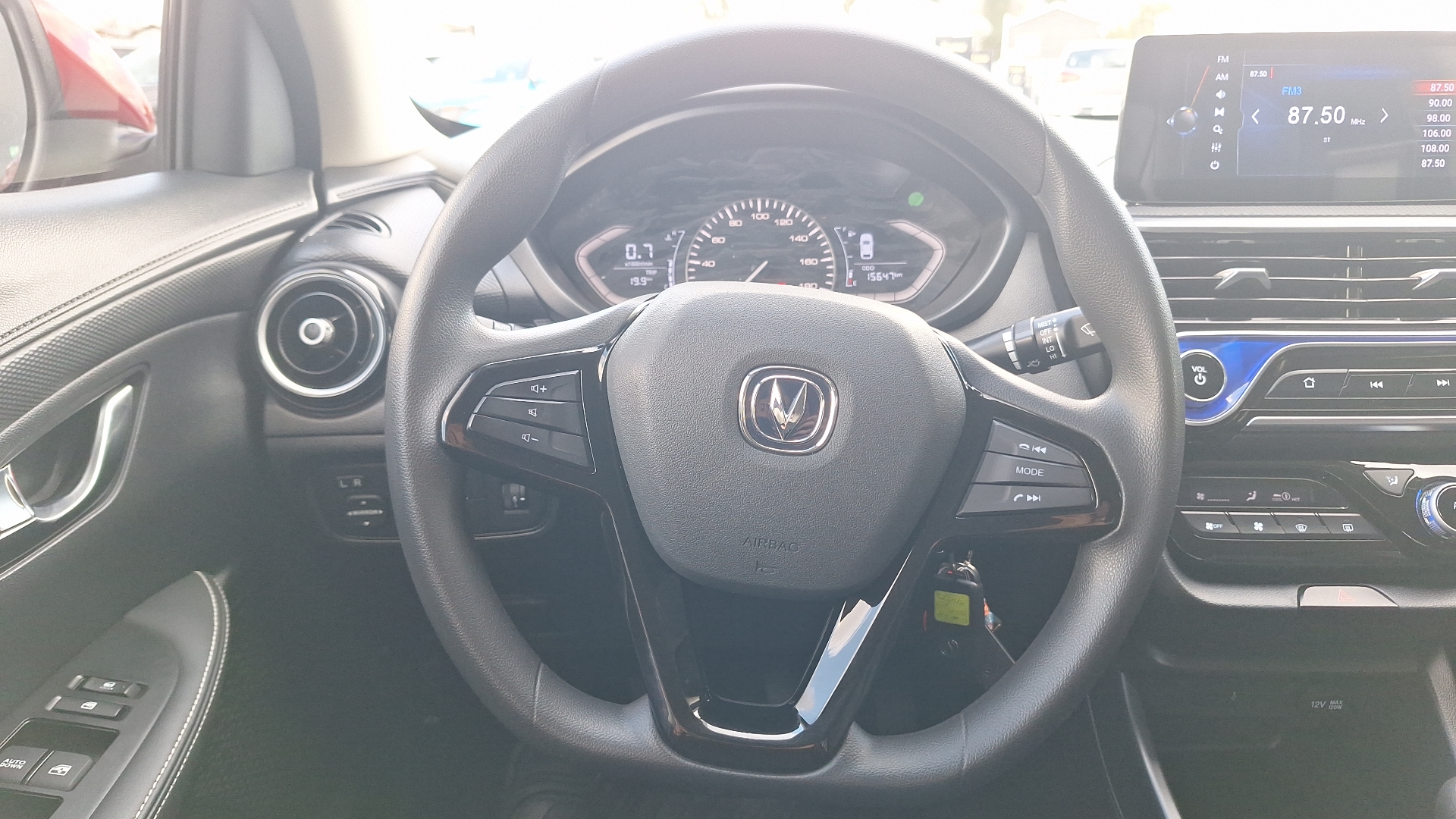 Changan Alsvin — foto 8 de 15