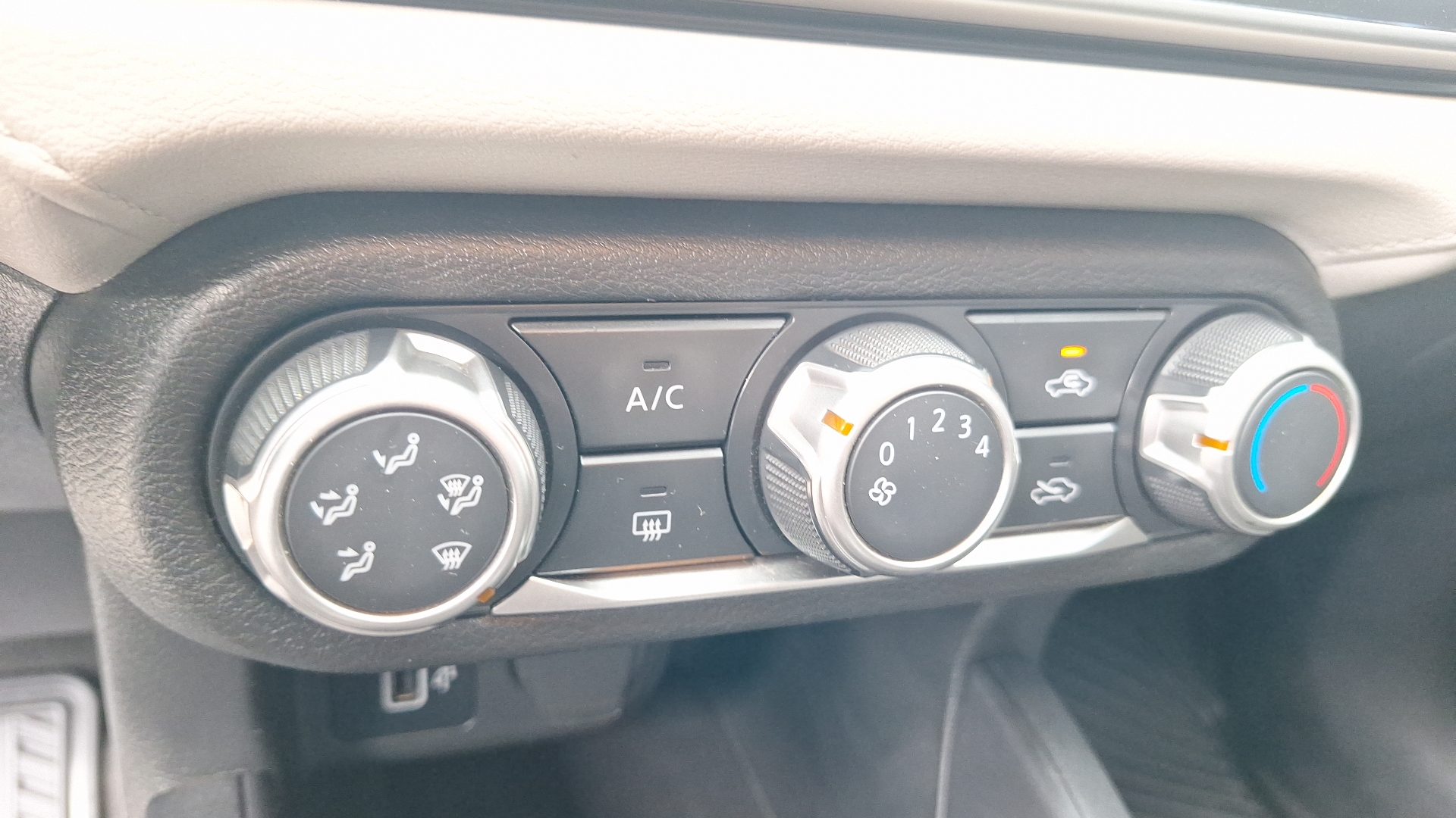 Nissan Versa — foto 15 de 15