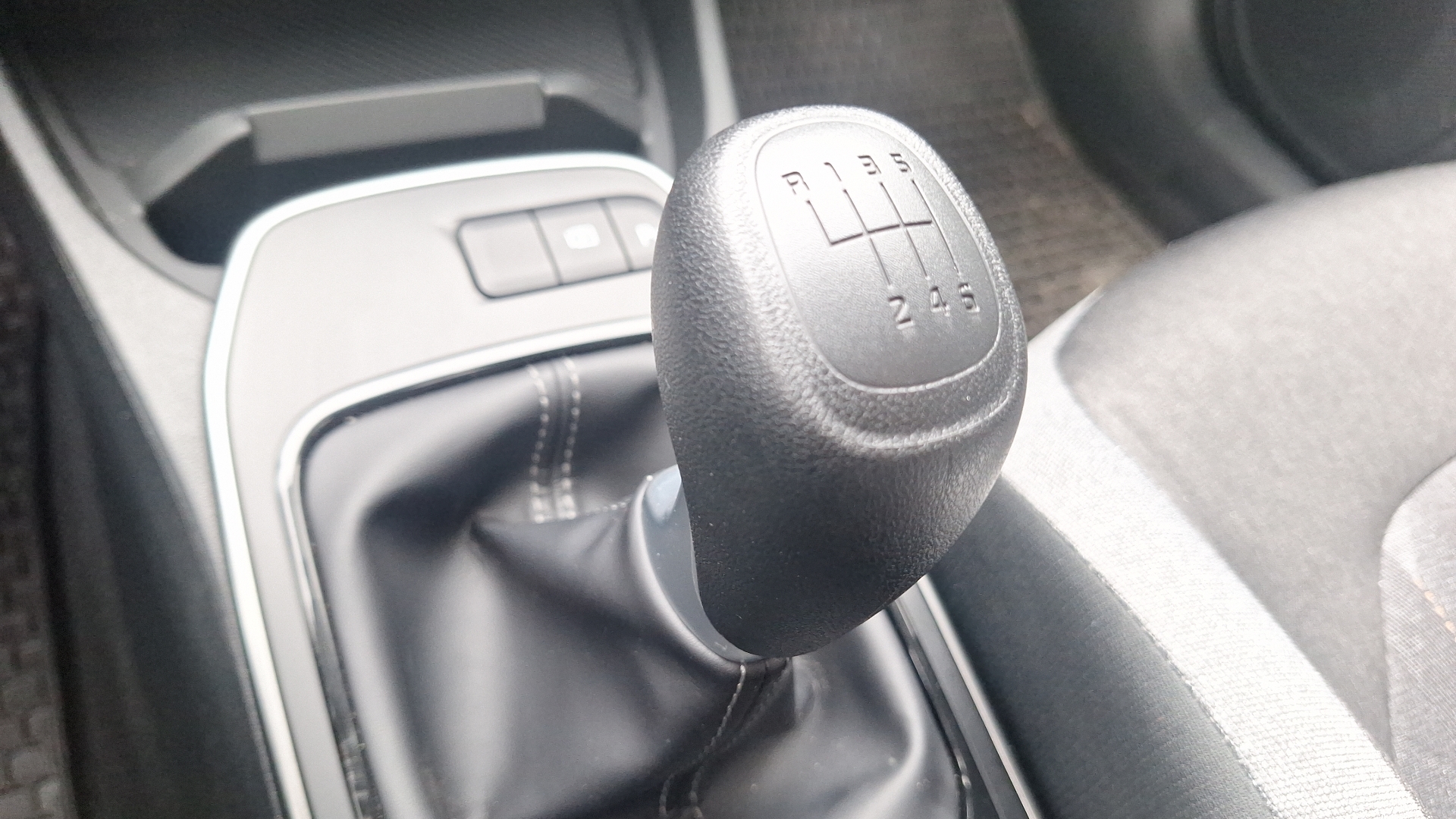 KIA K3 Cross — foto 11 de 15