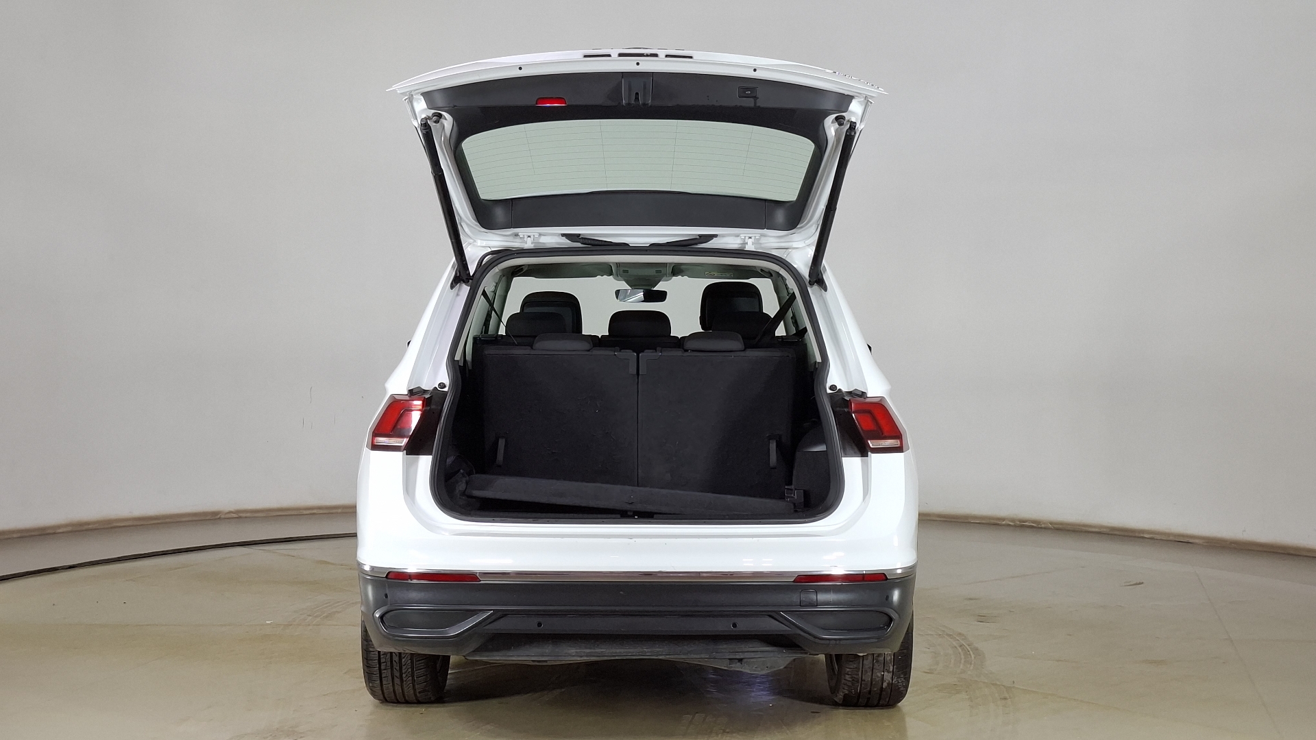 Volkswagen Tiguan — foto 6 de 17