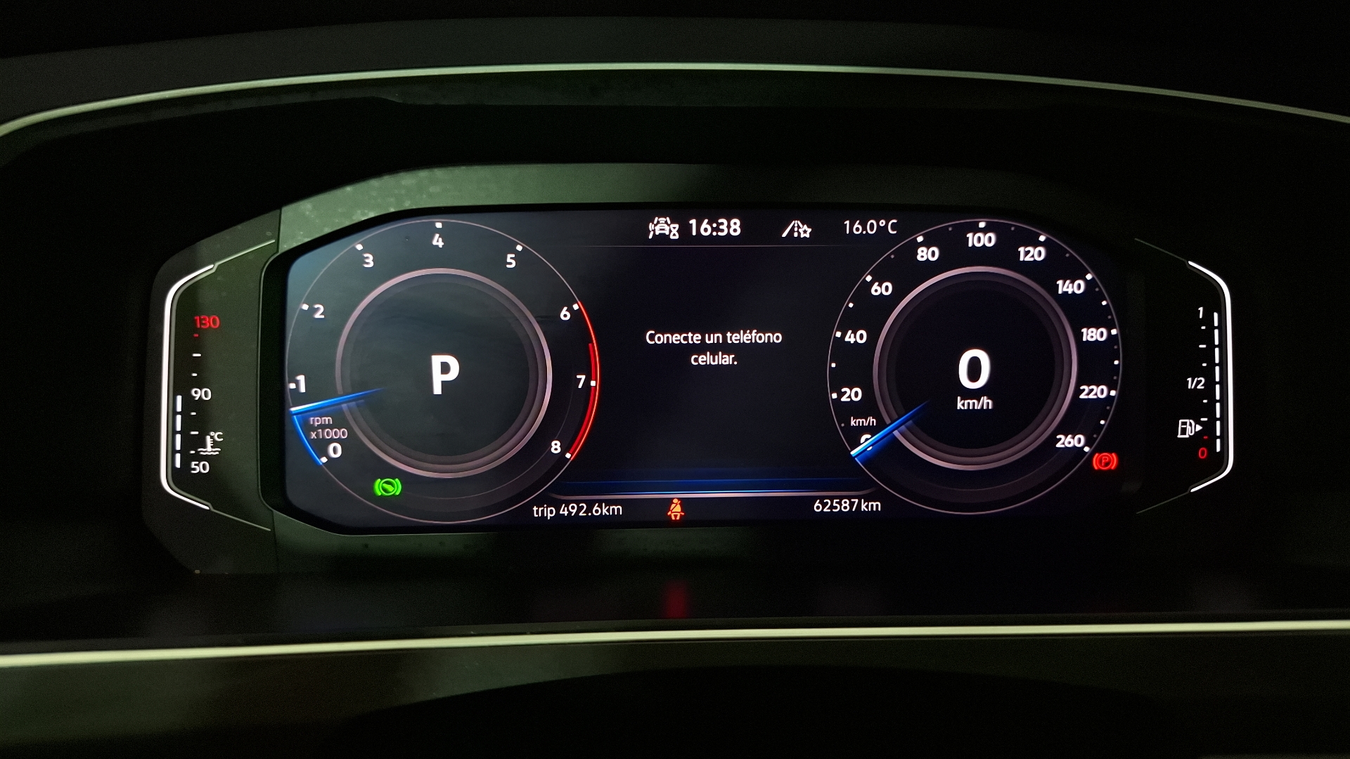 Volkswagen Tiguan — foto 9 de 17