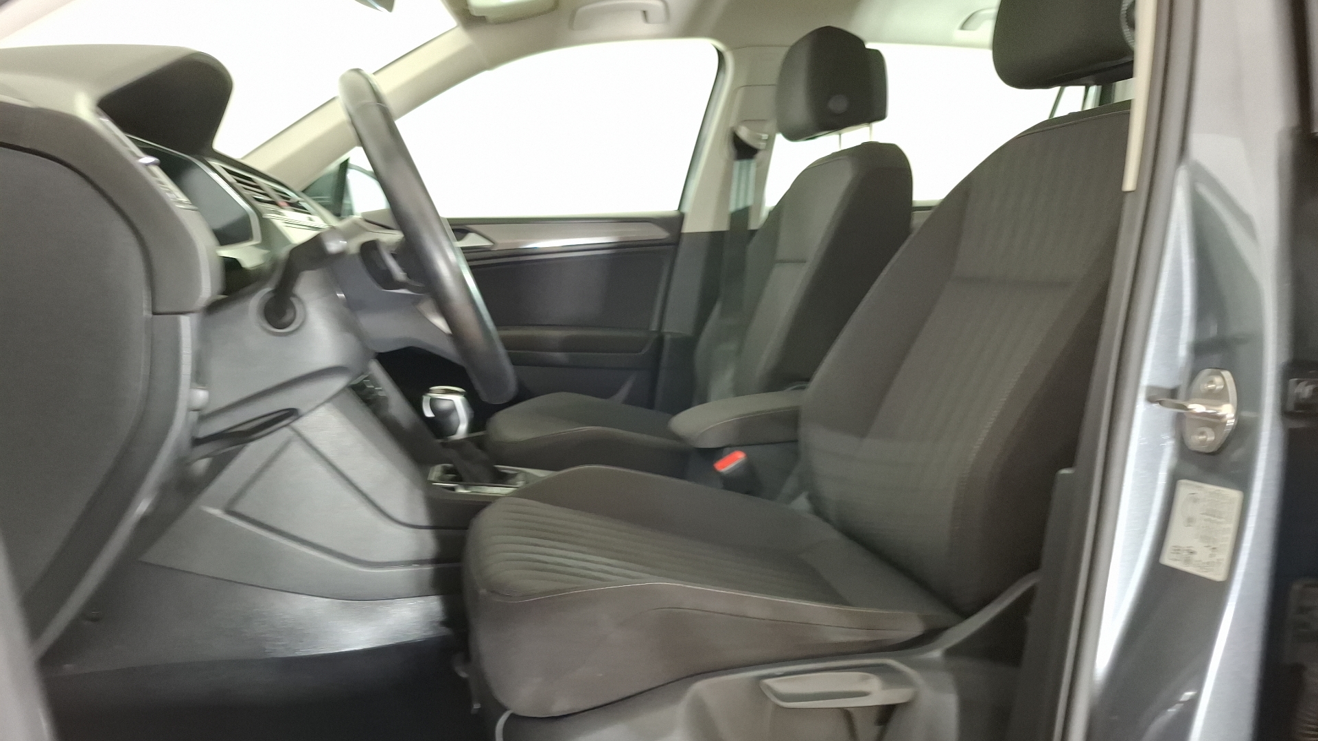 Volkswagen Tiguan — foto 13 de 17