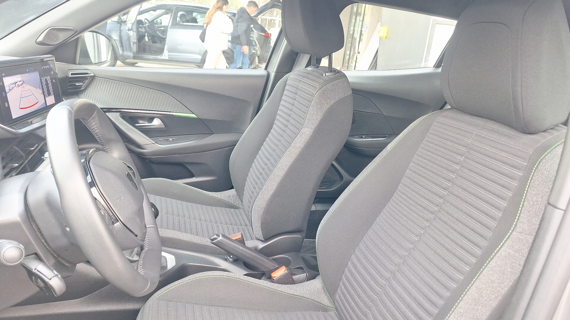 Peugeot 2008 — foto 14 de 15