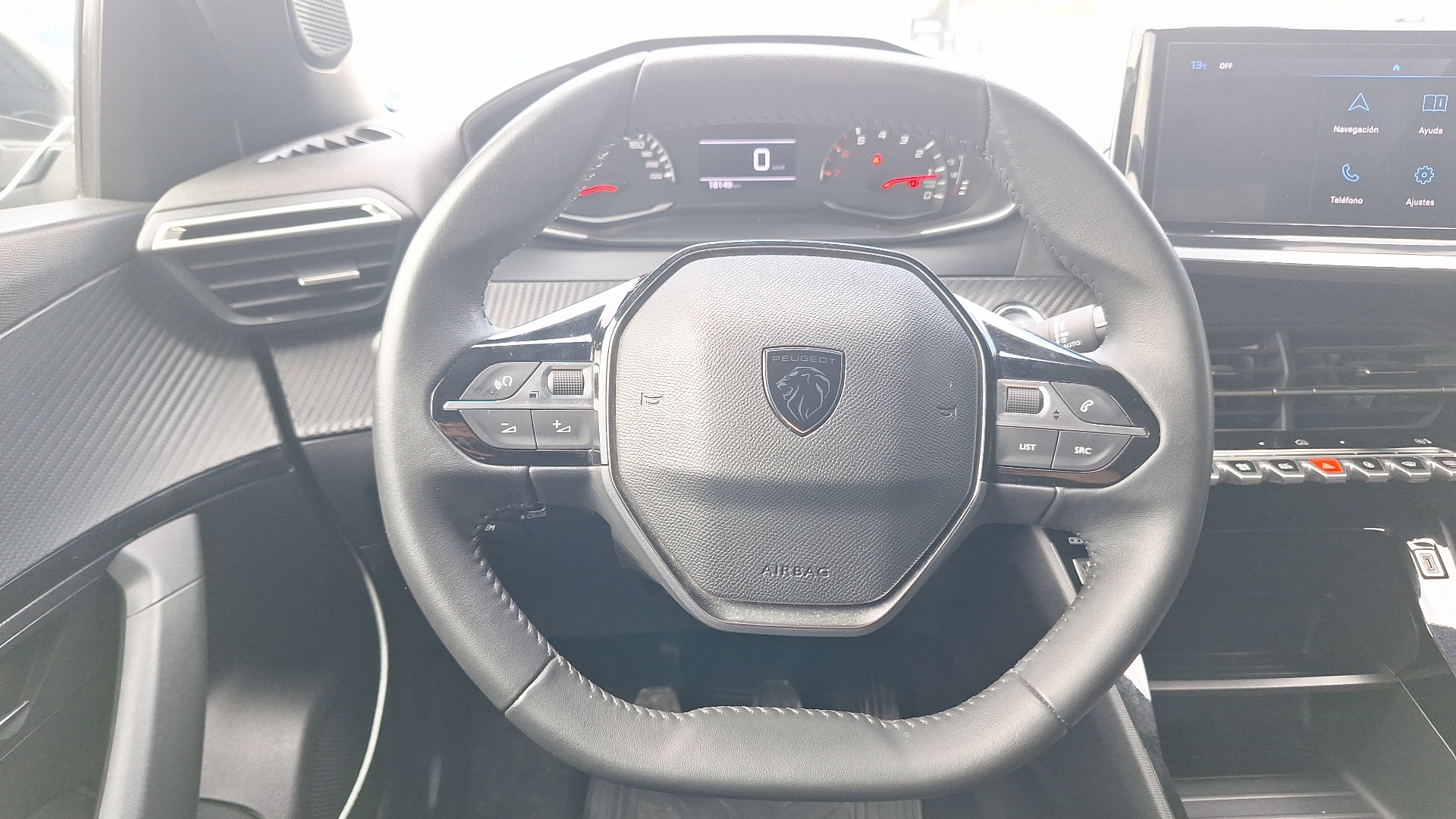 Peugeot 2008 — foto 8 de 15