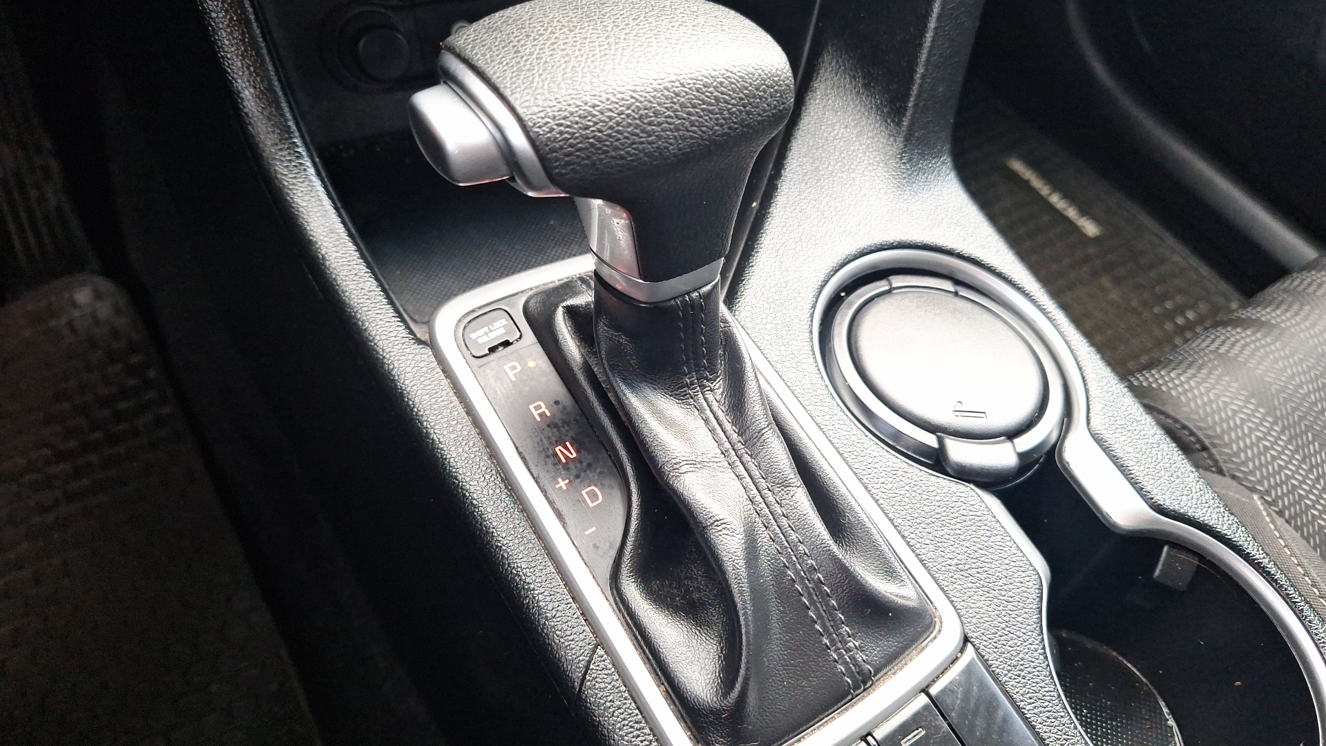 KIA Sportage — foto 11 de 15