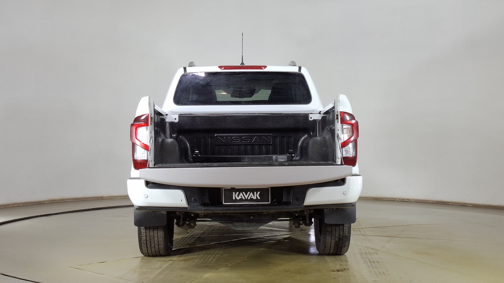Nissan Navara — foto 6 de 17