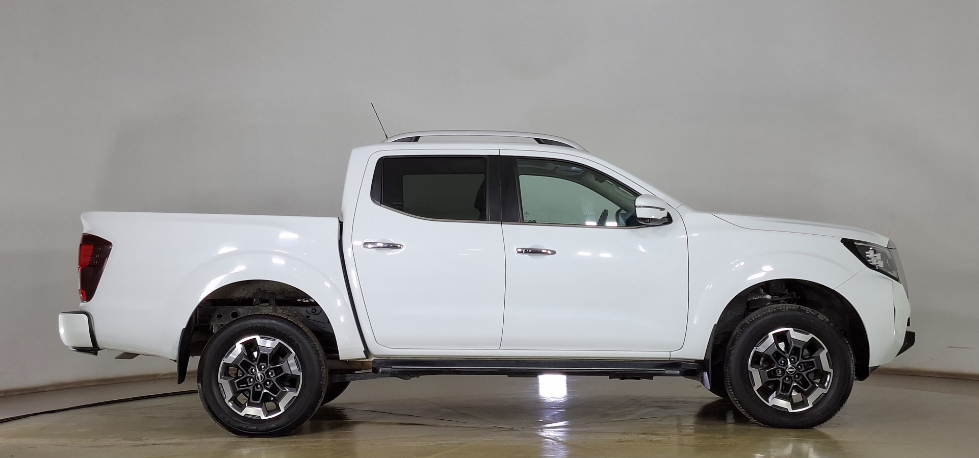 Nissan Navara — foto 4 de 17
