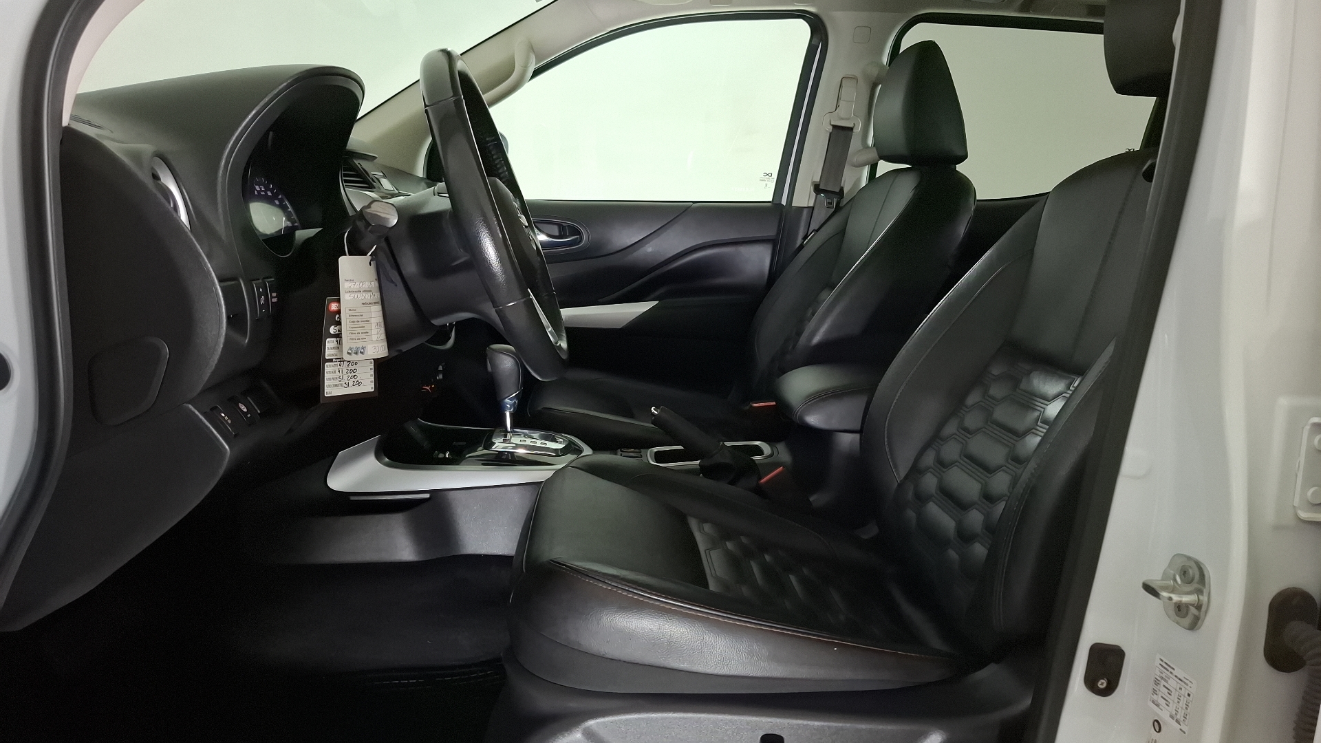 Nissan Navara — foto 14 de 17