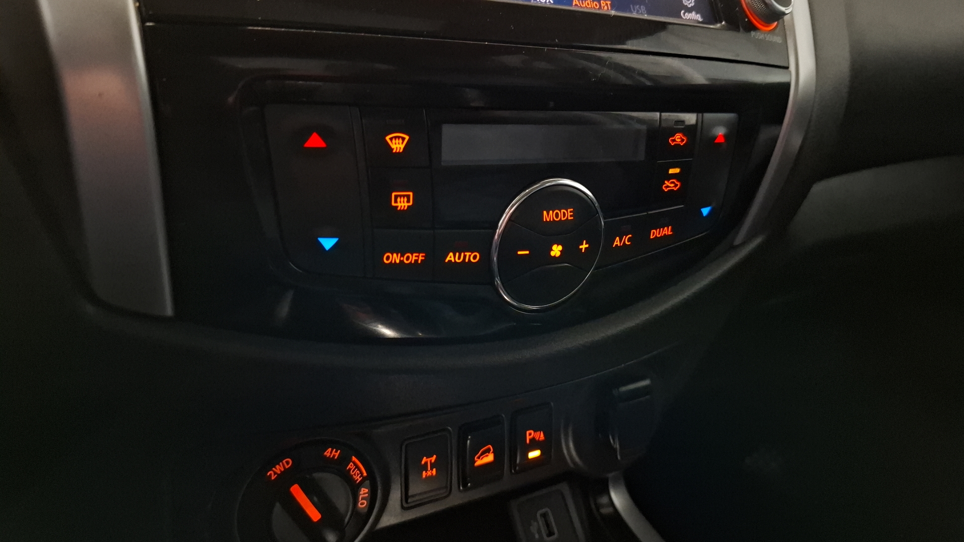 Nissan Navara — foto 16 de 17