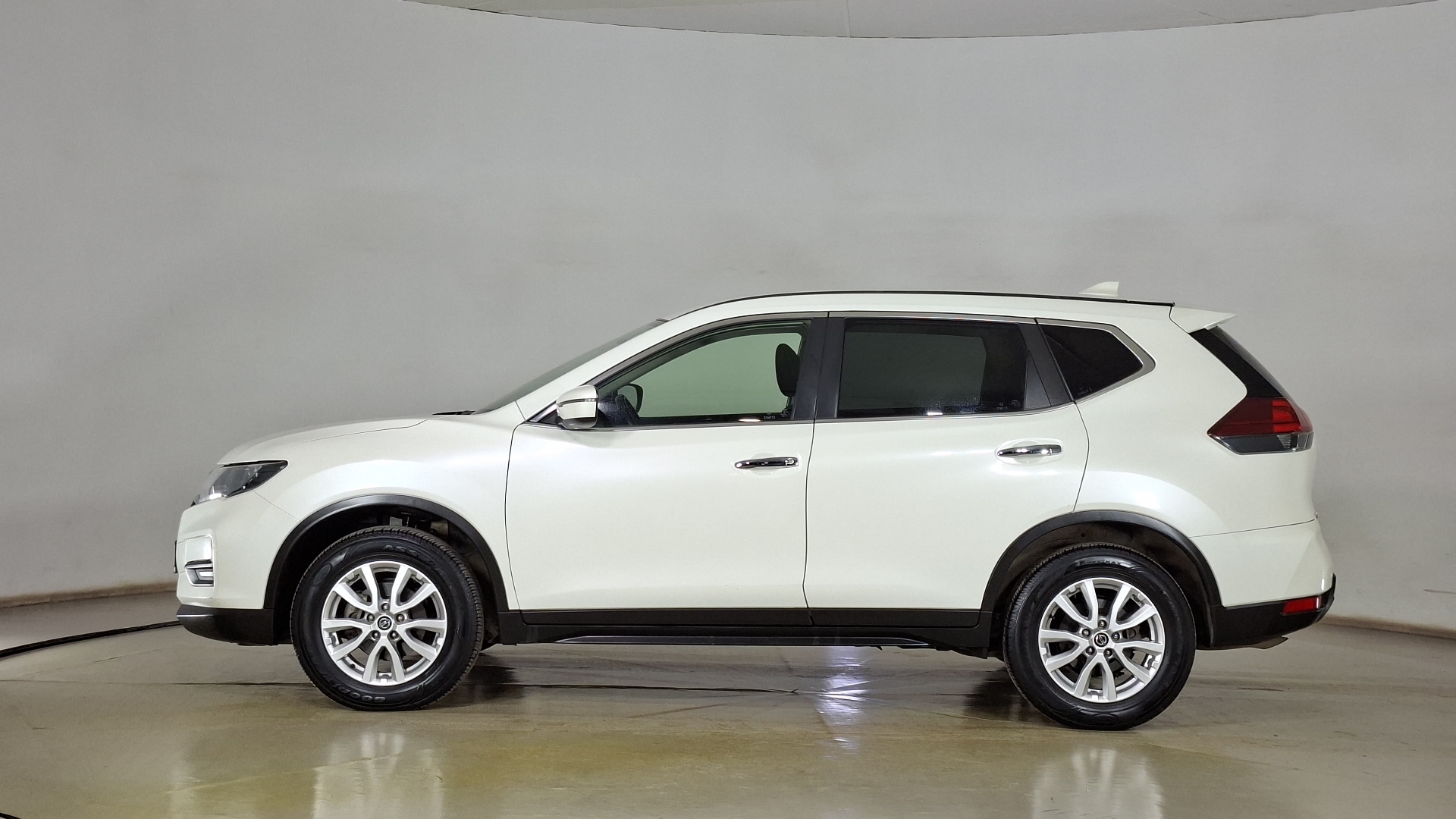Nissan X-Trail — foto 7 de 17