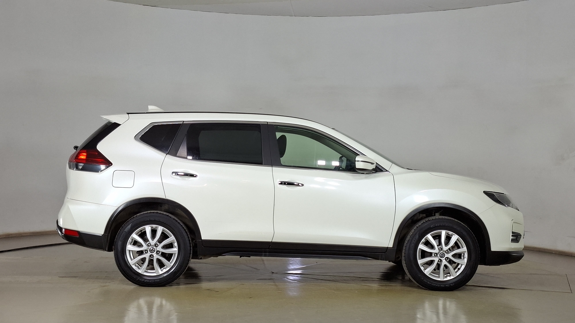 Nissan X-Trail — foto 4 de 17