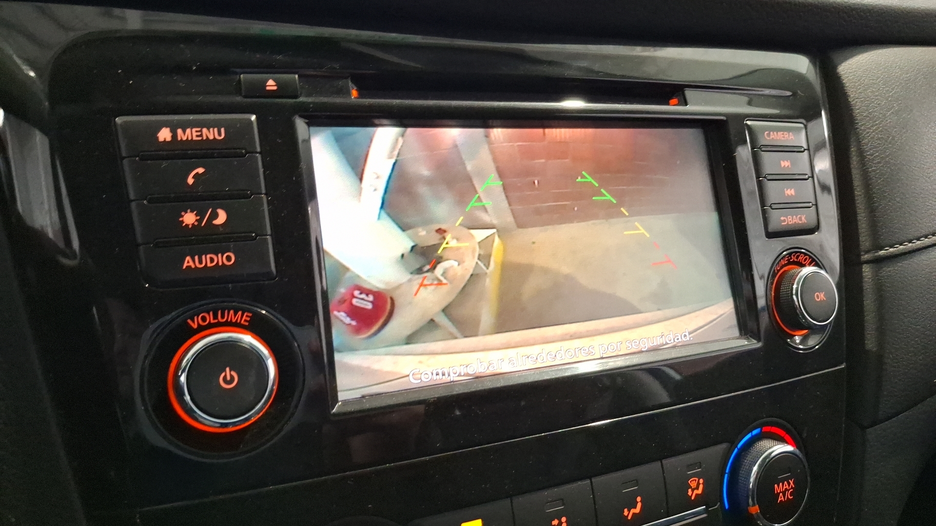 Nissan X-Trail — foto 15 de 17