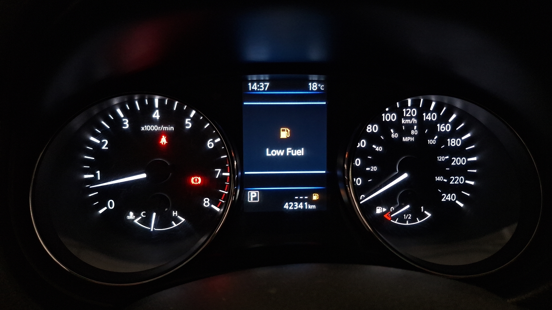 Nissan X-Trail — foto 10 de 17