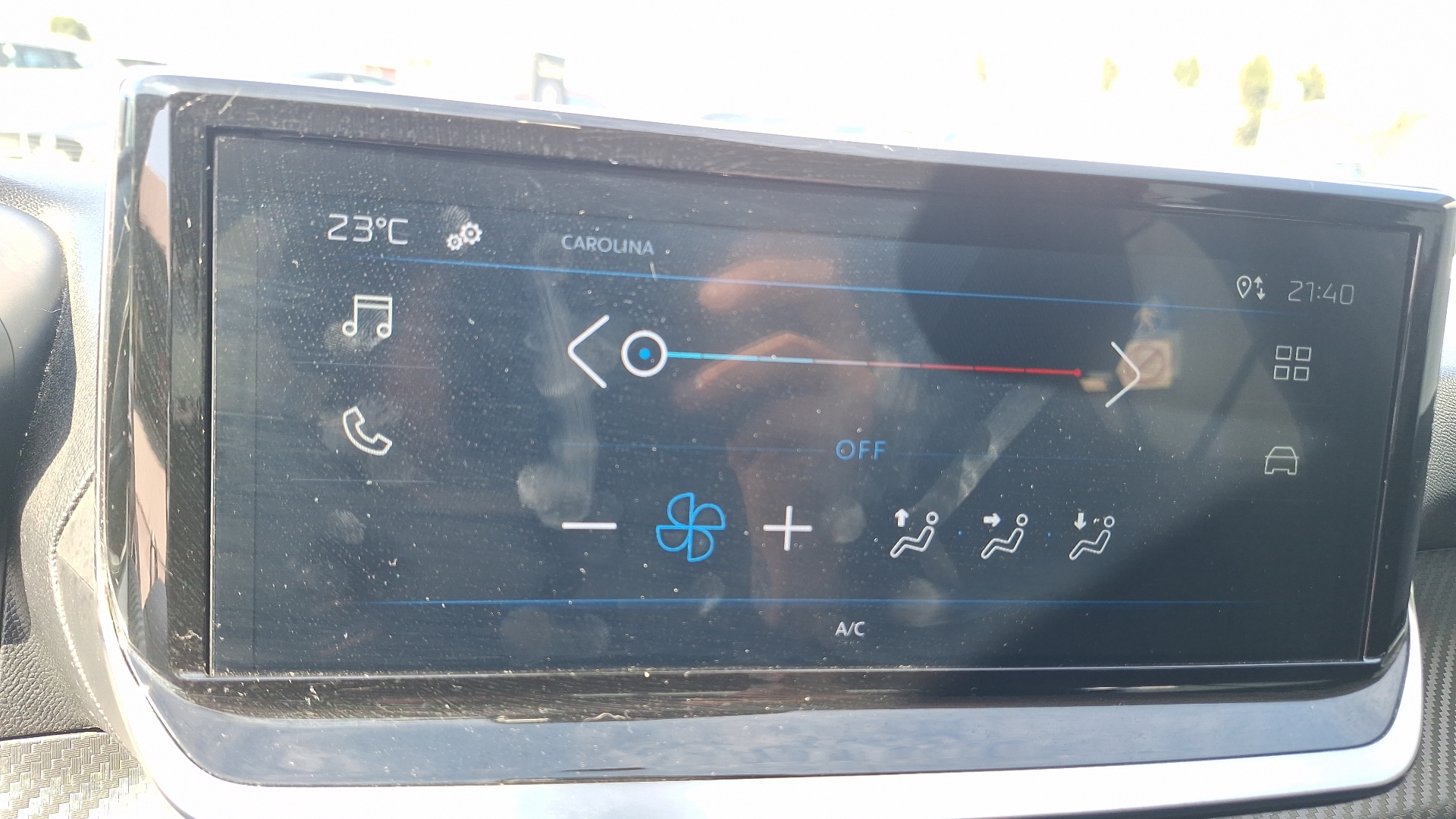 Peugeot 208 — foto 14 de 14