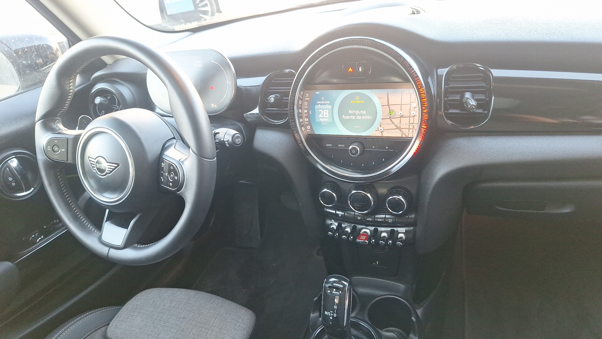 MINI Cooper — foto 6 de 16