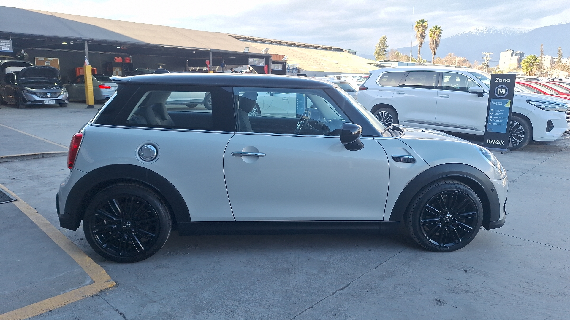 MINI Cooper — foto 5 de 16