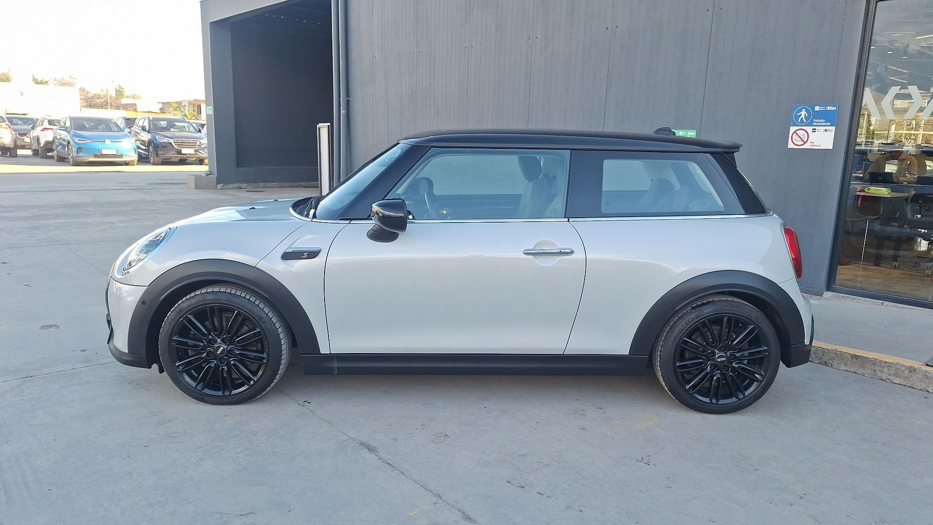 MINI Cooper — foto 2 de 16