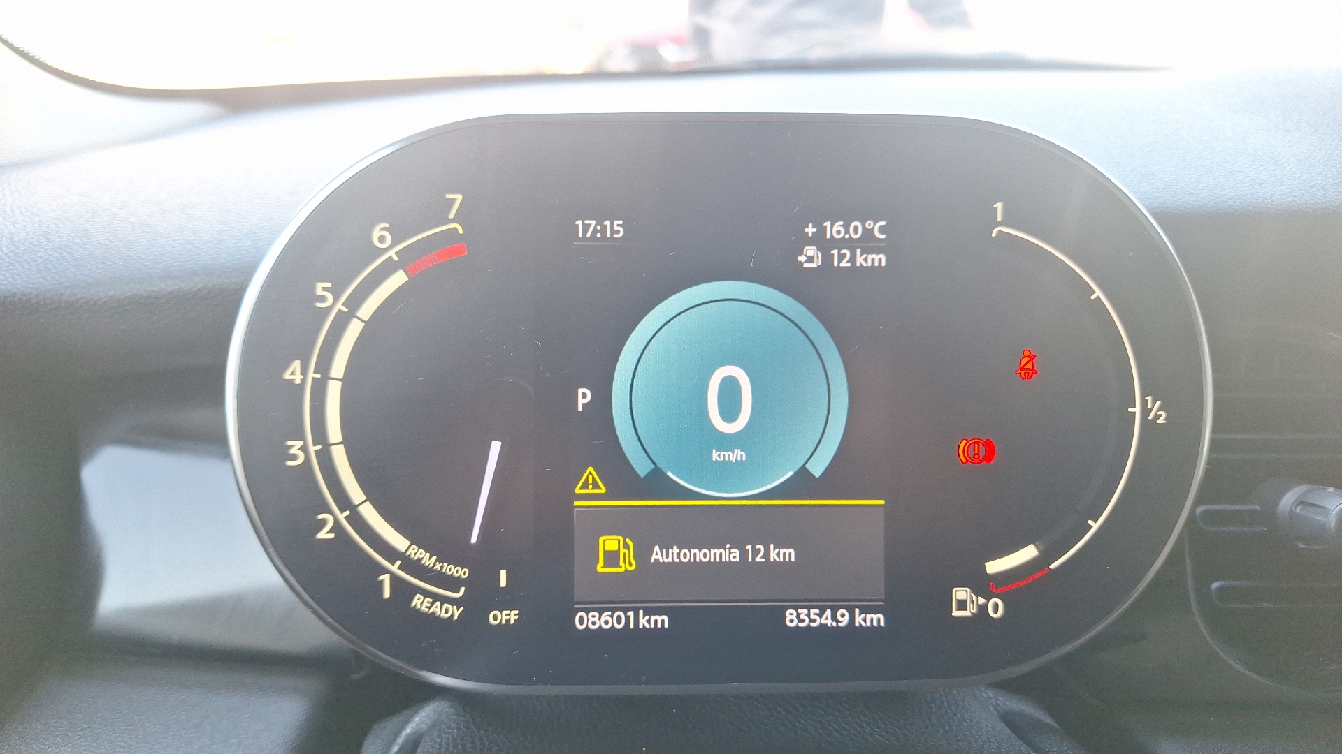 MINI Cooper — foto 9 de 16