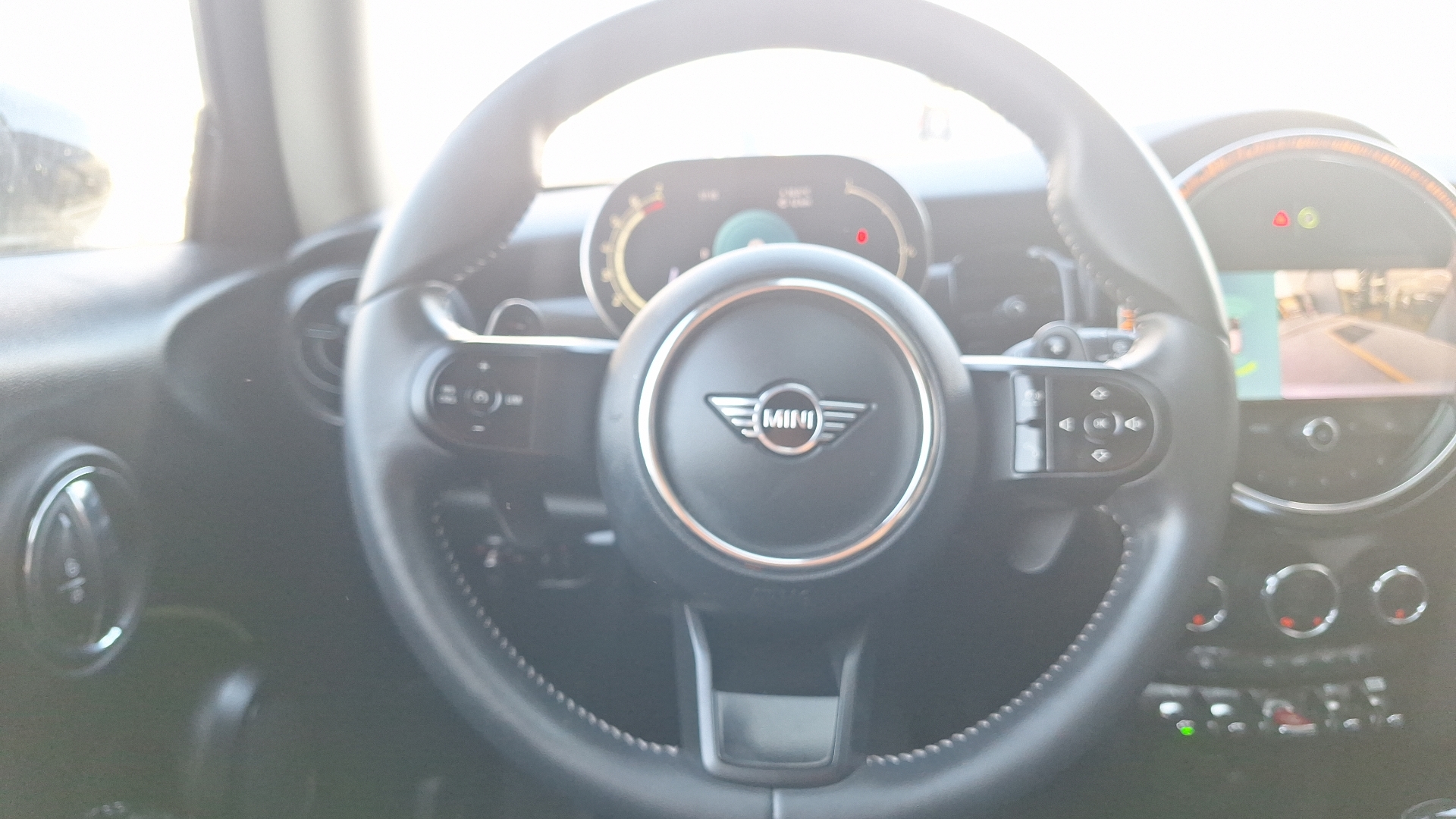 MINI Cooper — foto 8 de 16