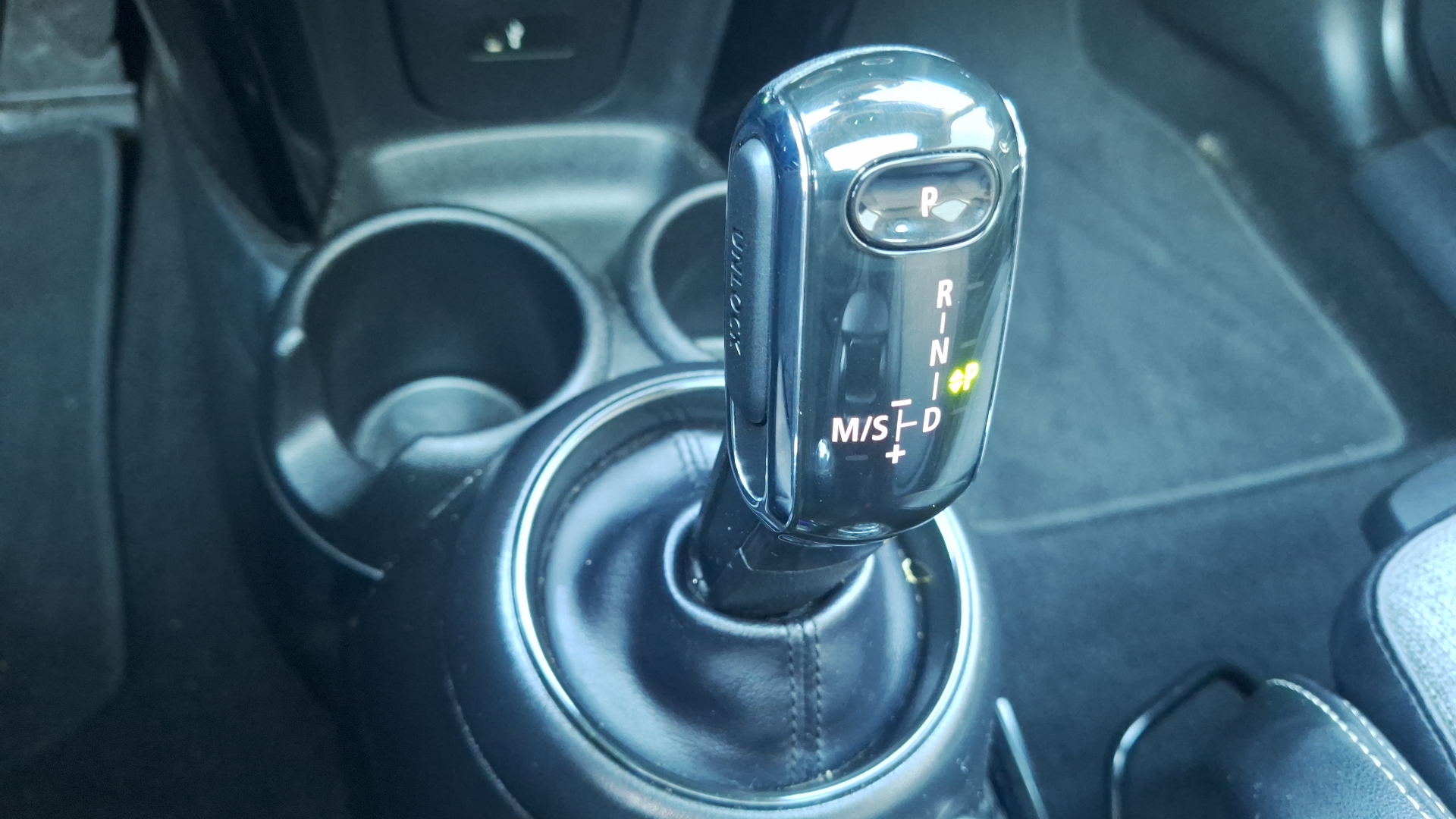 MINI Cooper — foto 11 de 16