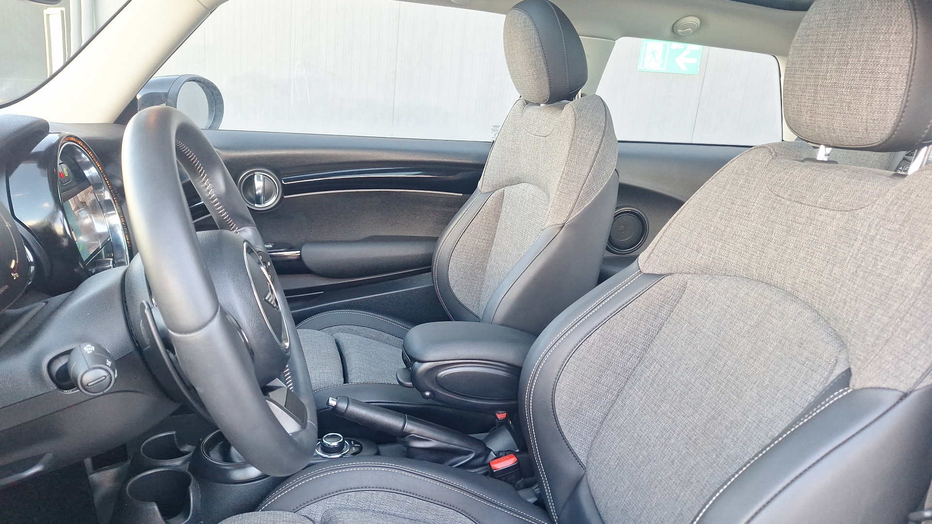 MINI Cooper — foto 15 de 16