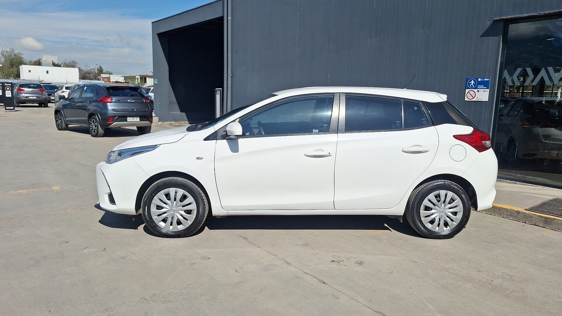 Toyota Yaris — foto 2 de 15