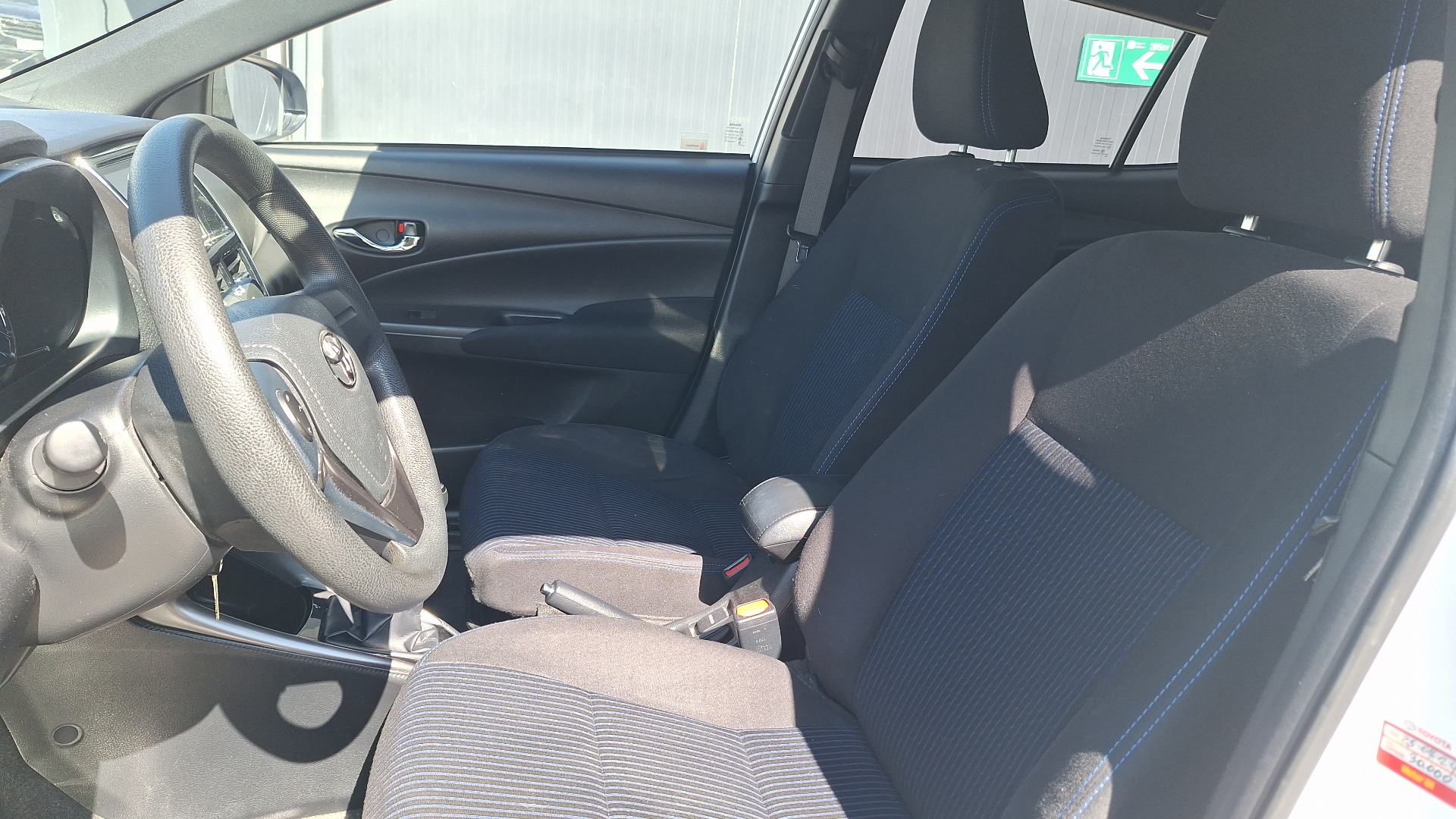 Toyota Yaris — foto 14 de 15