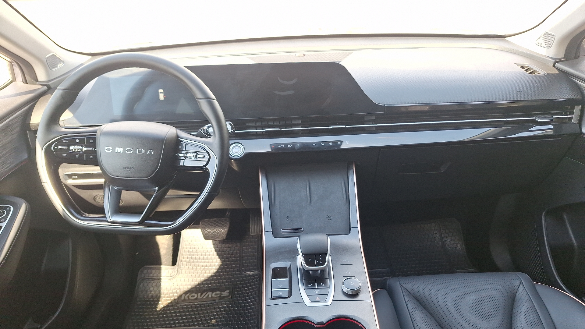 Omoda C5 — foto 6 de 16