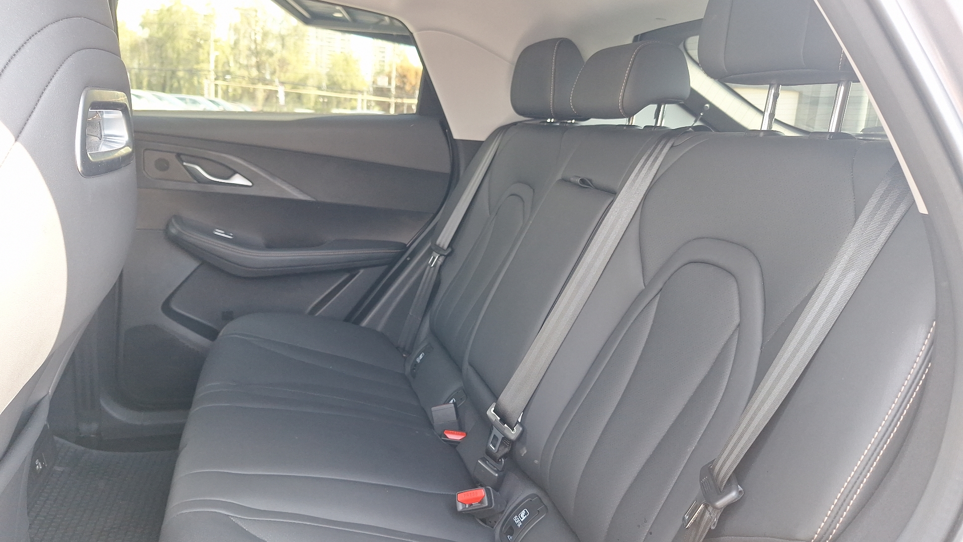 Omoda C5 — foto 14 de 16