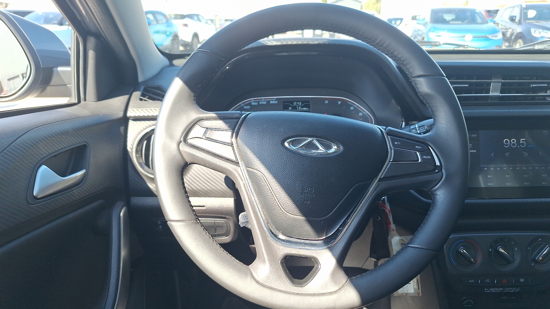 Chery Tiggo 2 — foto 8 de 15