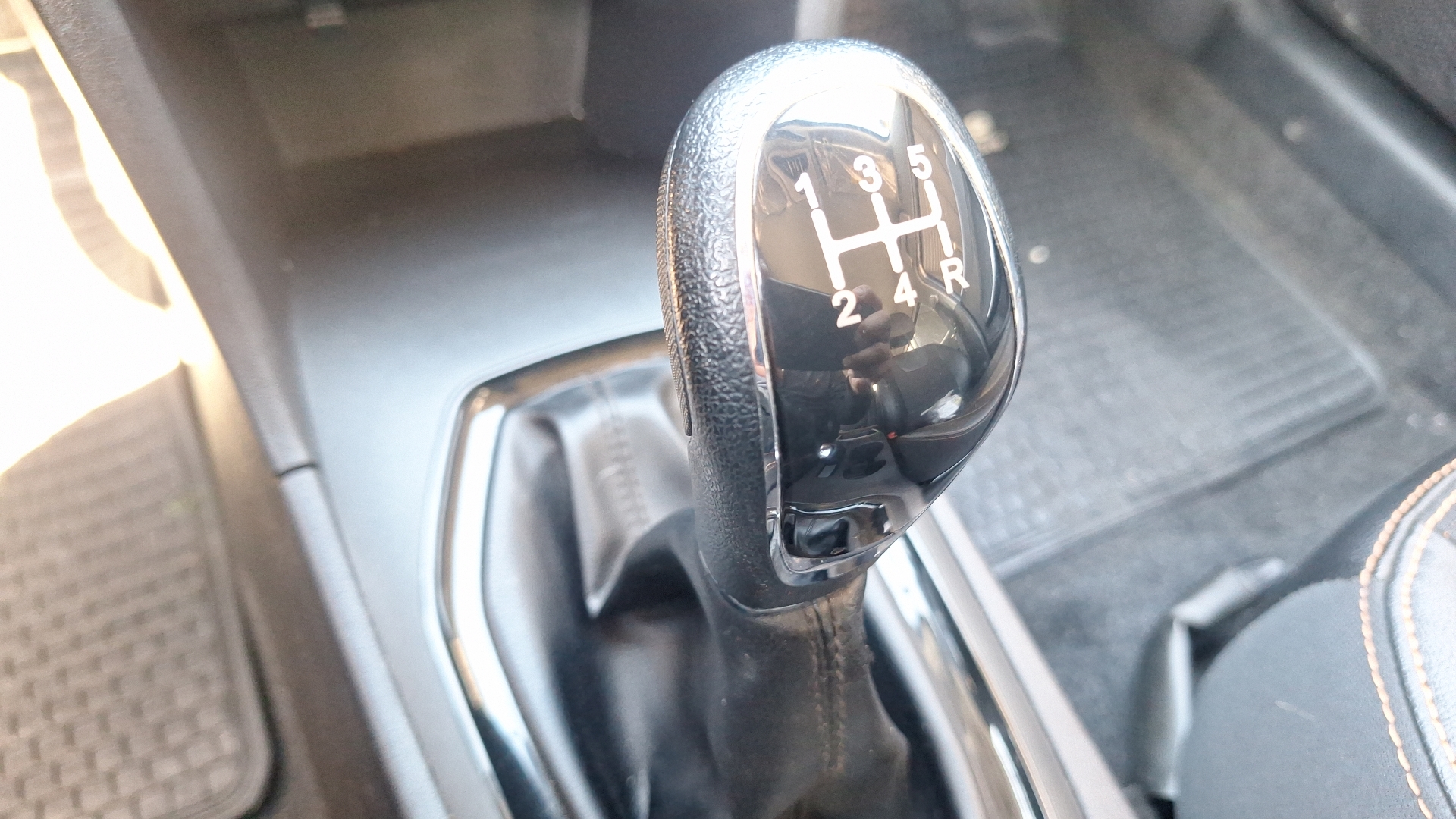 Chery Tiggo 2 — foto 11 de 15
