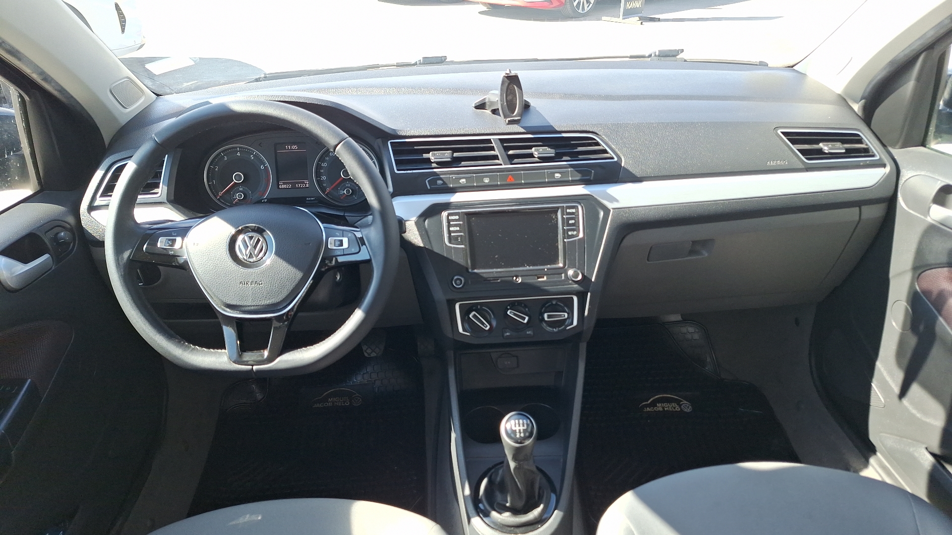 Volkswagen Voyage — foto 6 de 14