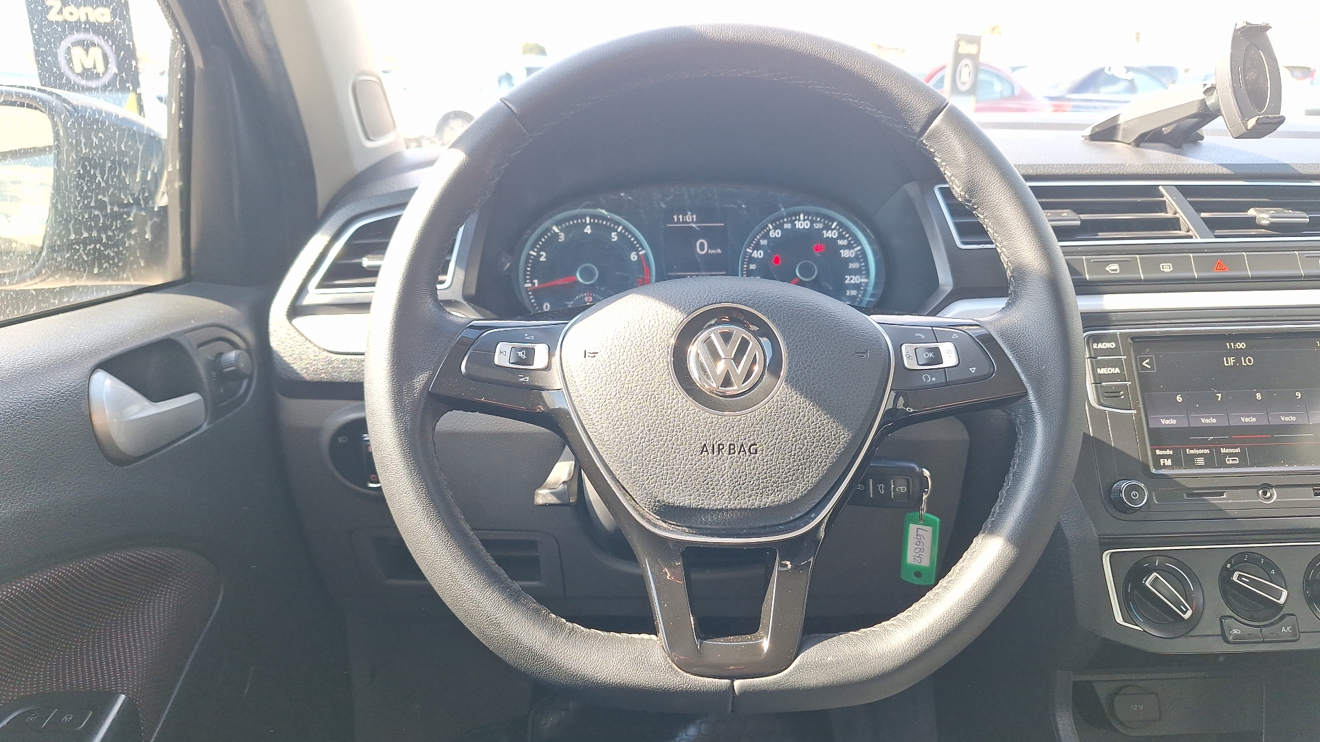 Volkswagen Voyage — foto 8 de 14