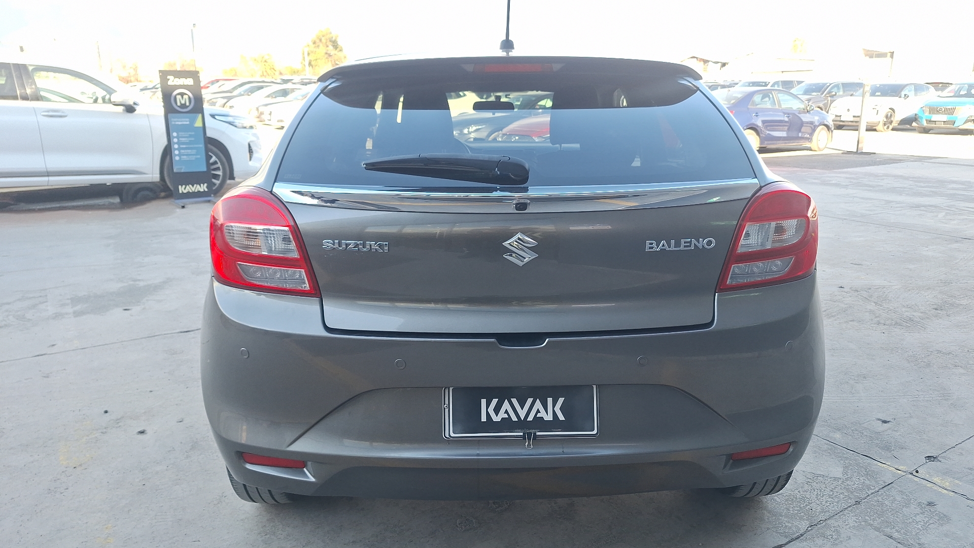 Suzuki Baleno — foto 3 de 15
