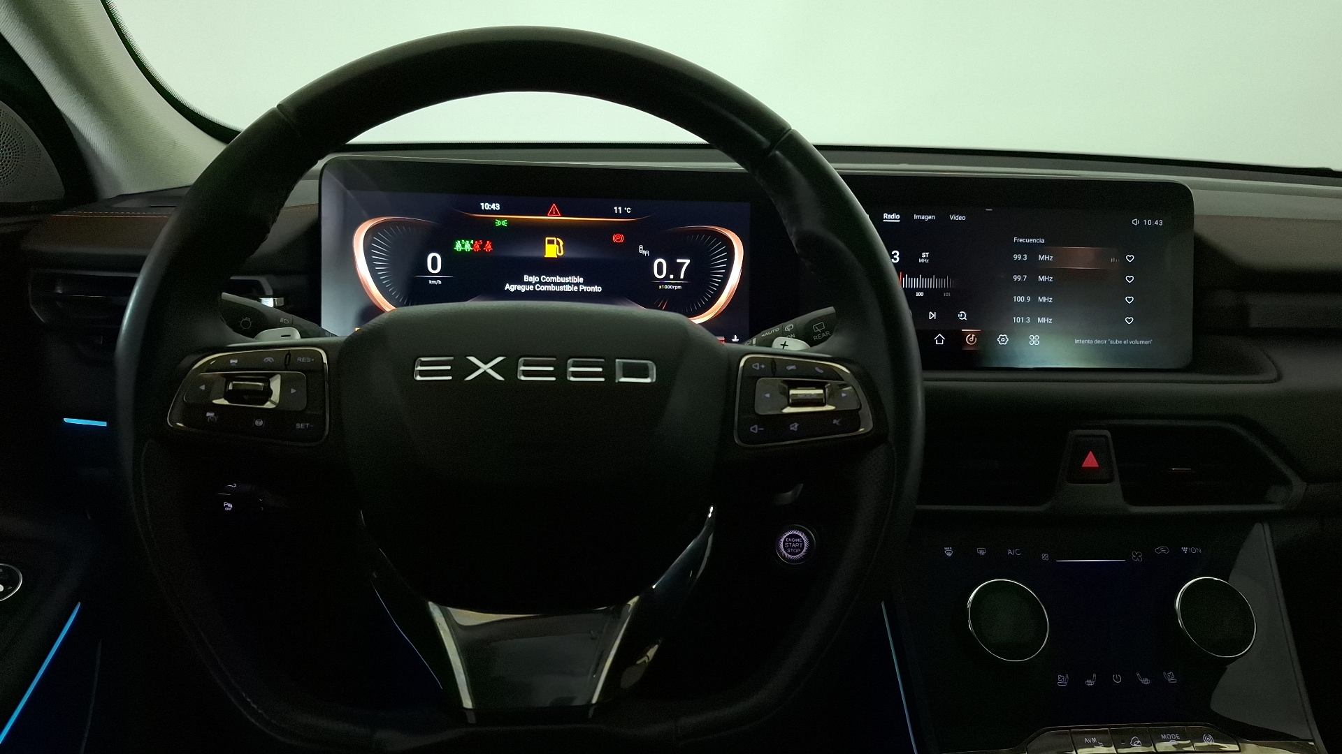 Exeed Txl — foto 8 de 17