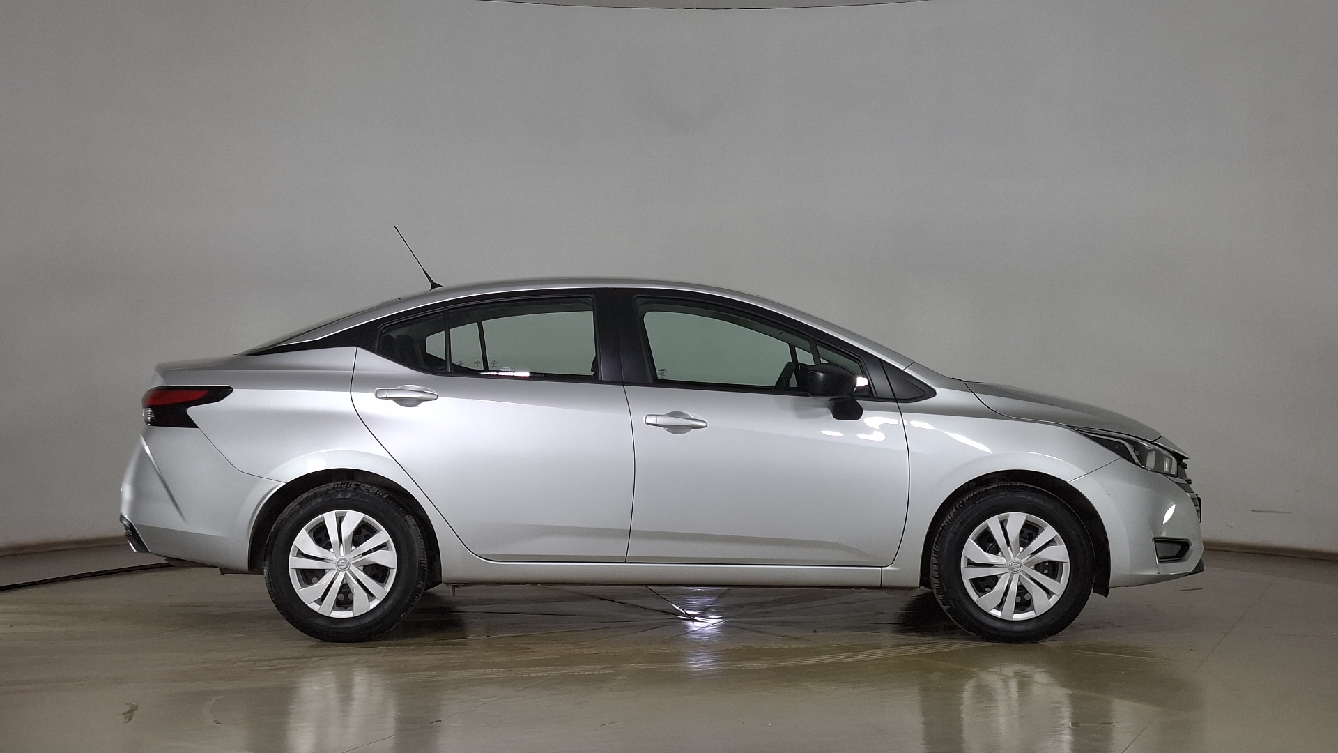 Nissan Versa — foto 4 de 16