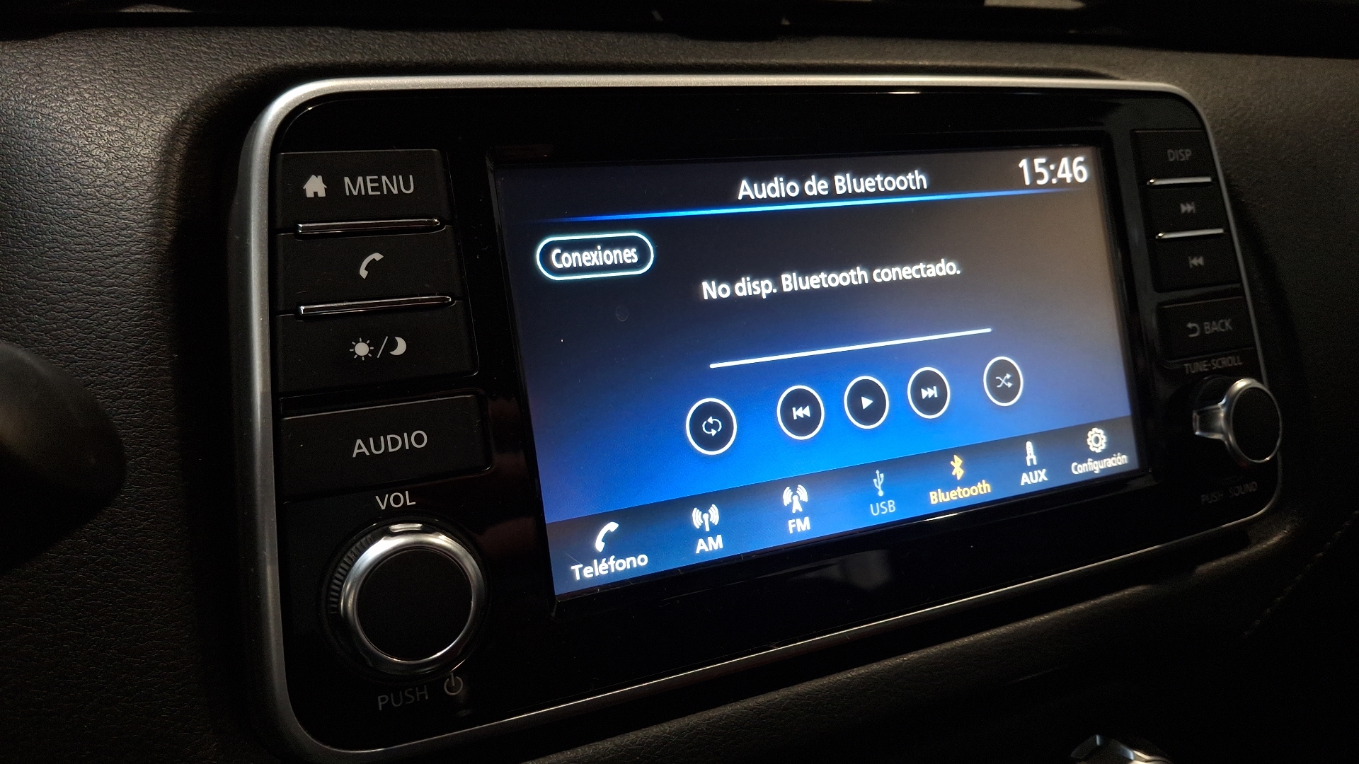 Nissan Versa — foto 10 de 16