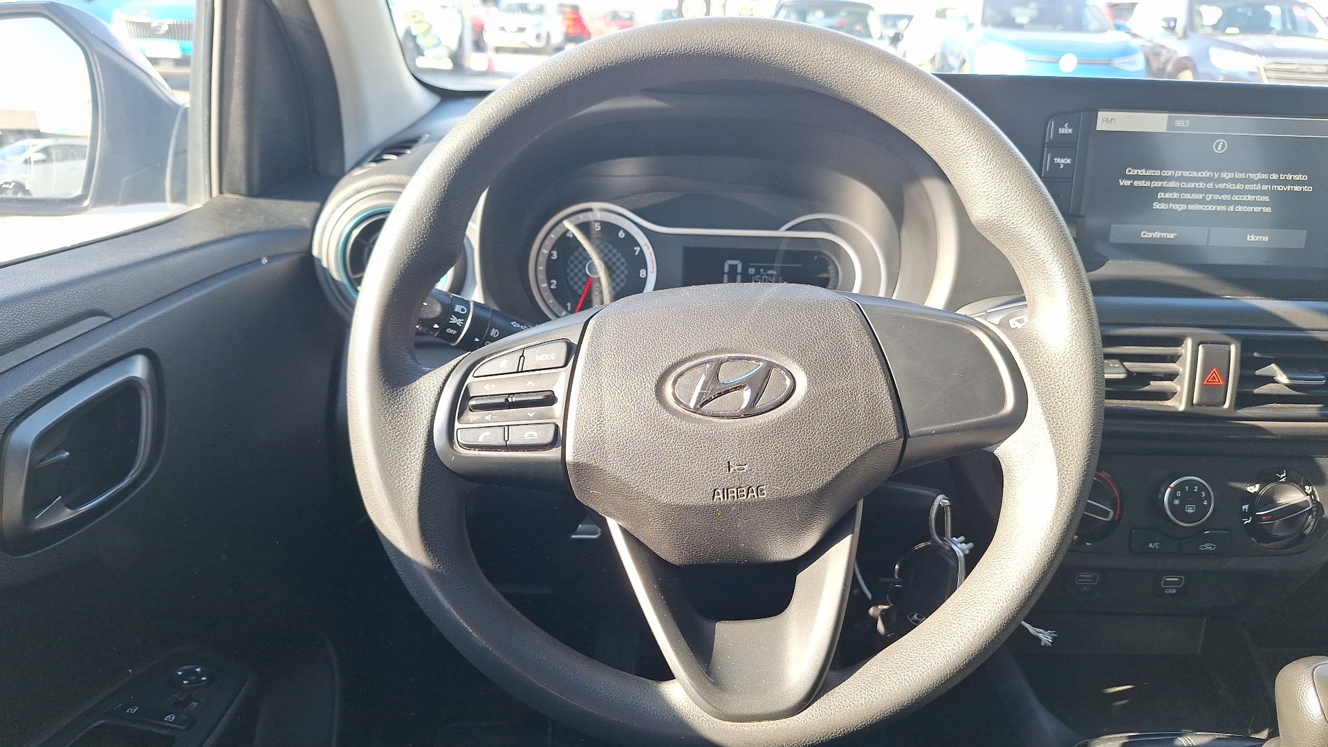Hyundai Grand I10 — foto 8 de 15