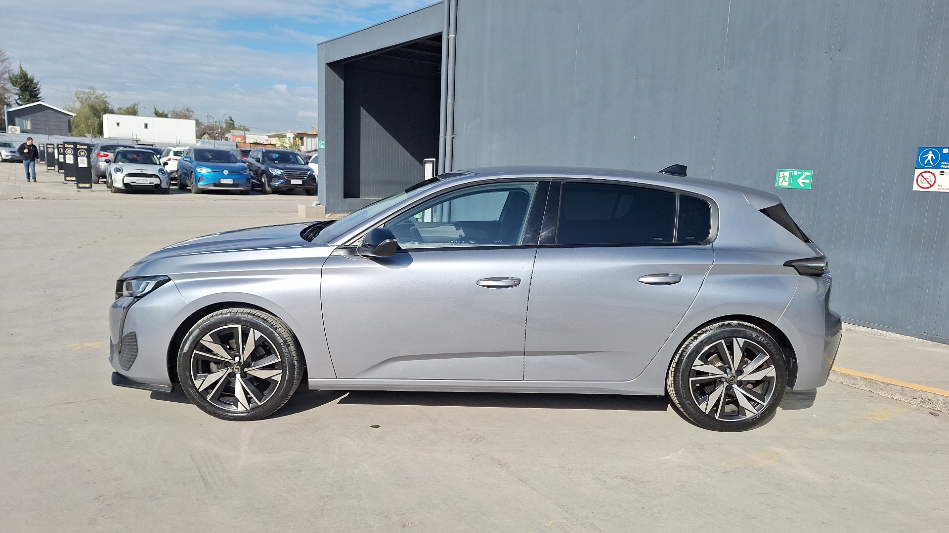 Peugeot 308 — foto 2 de 15