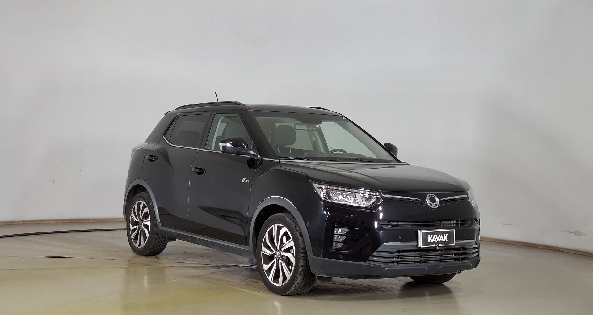 SsangYong Tivoli — foto 3 de 16