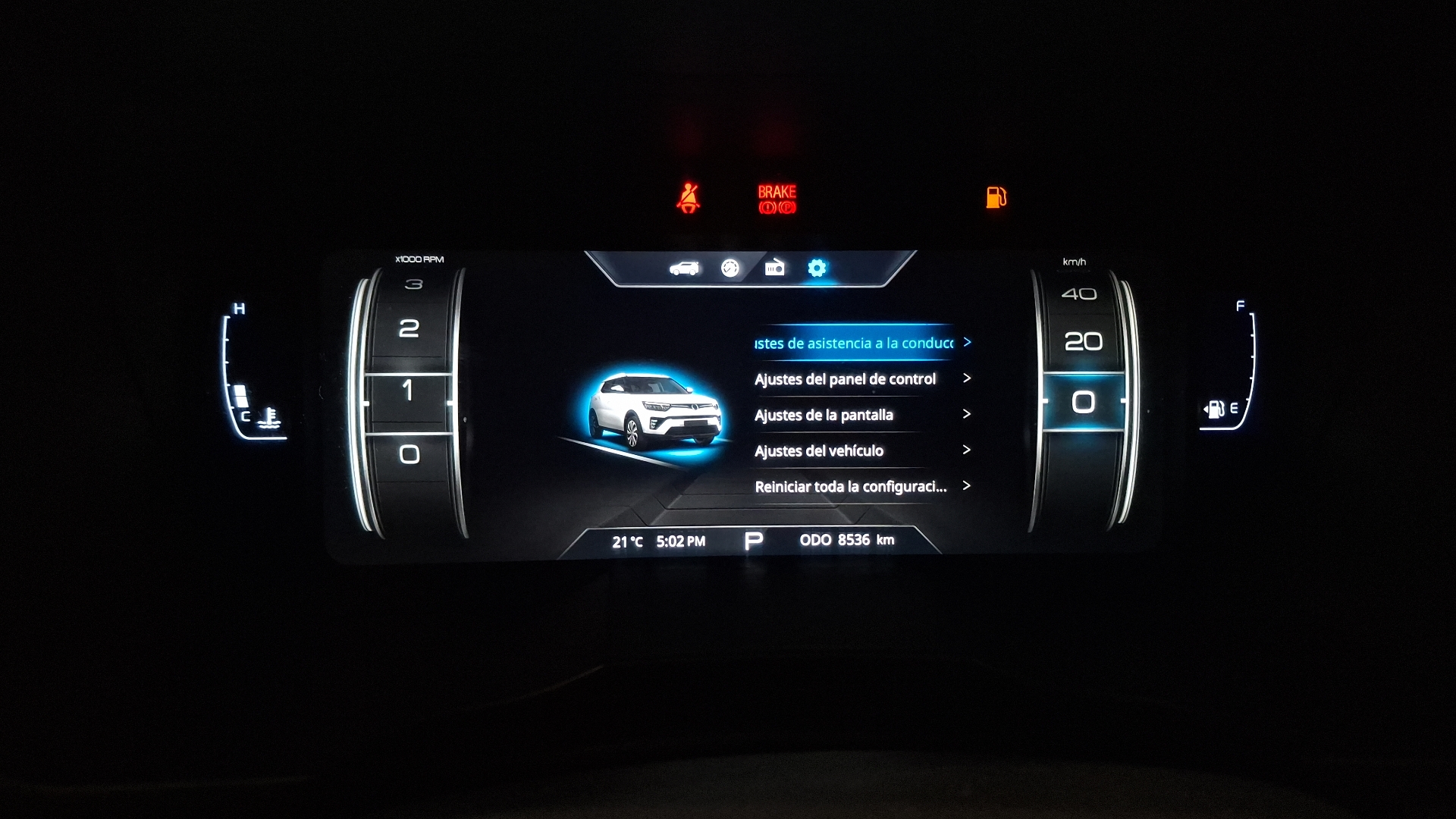 SsangYong Tivoli — foto 9 de 16