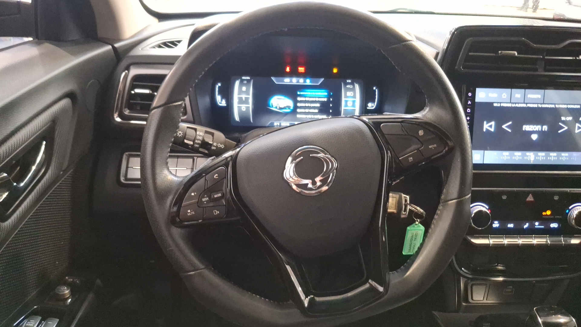 SsangYong Tivoli — foto 8 de 16