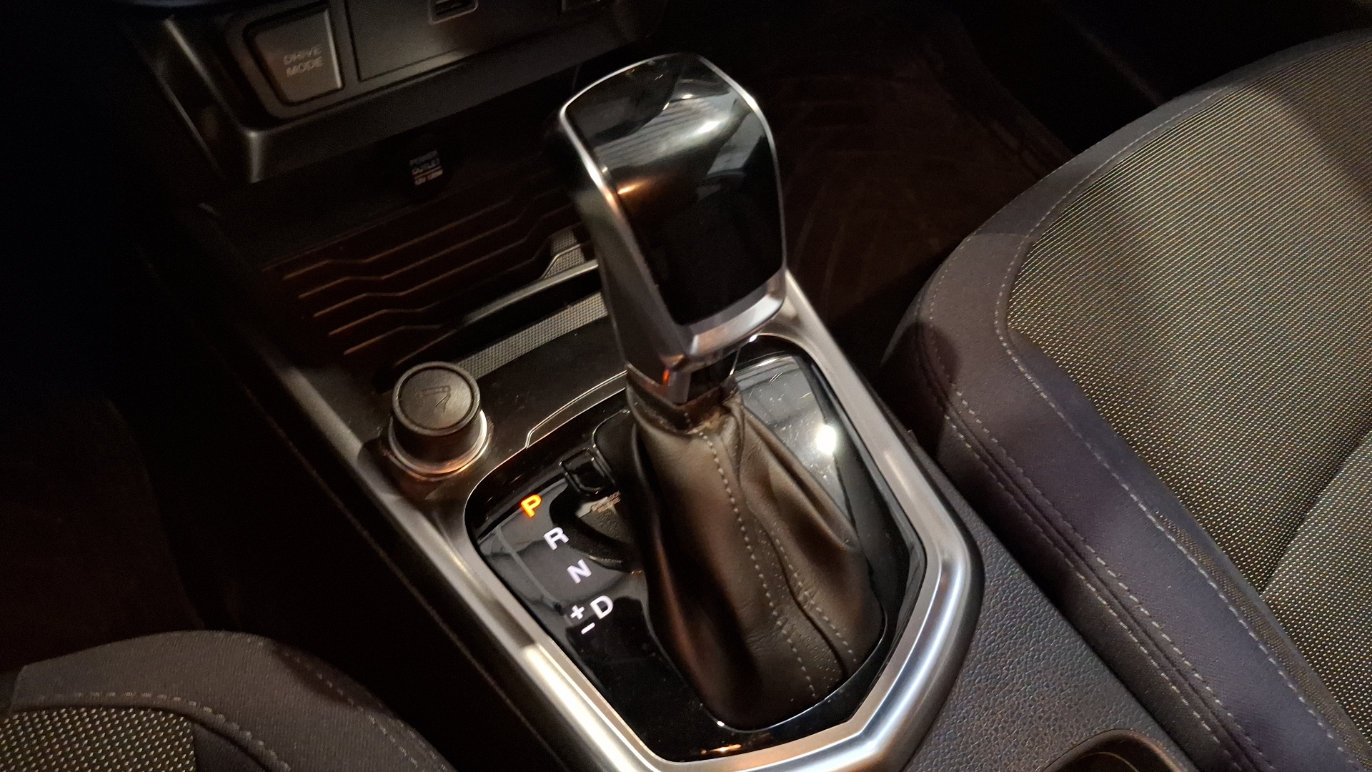 SsangYong Tivoli — foto 11 de 16