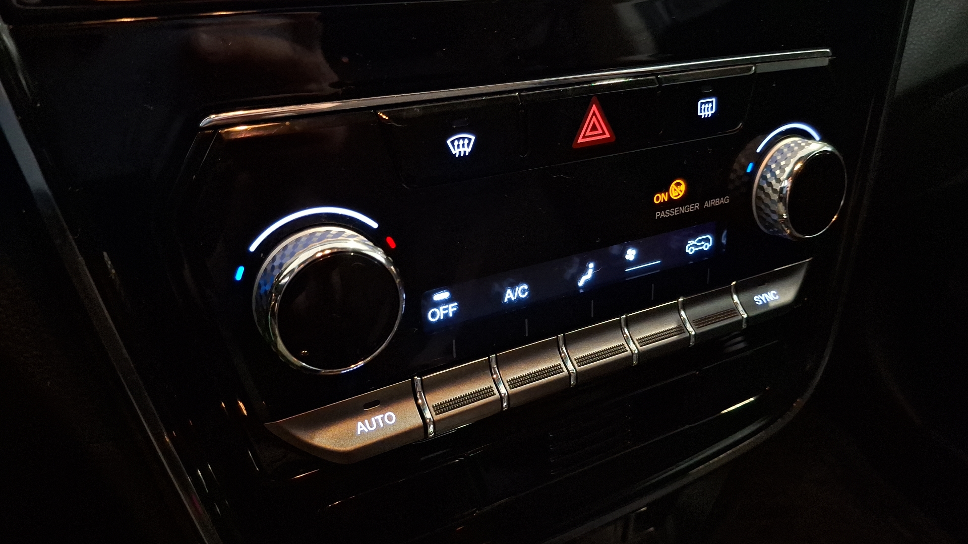 SsangYong Tivoli — foto 15 de 16