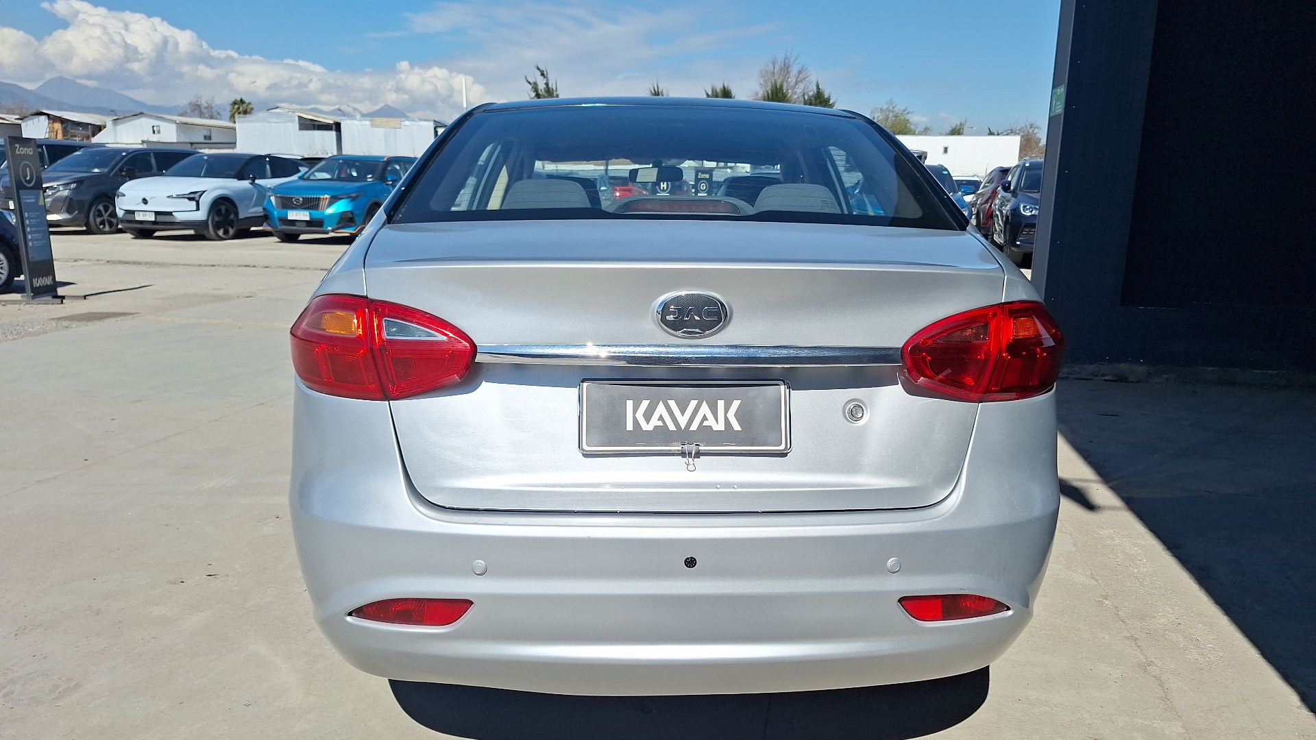 JAC J4 — foto 3 de 15