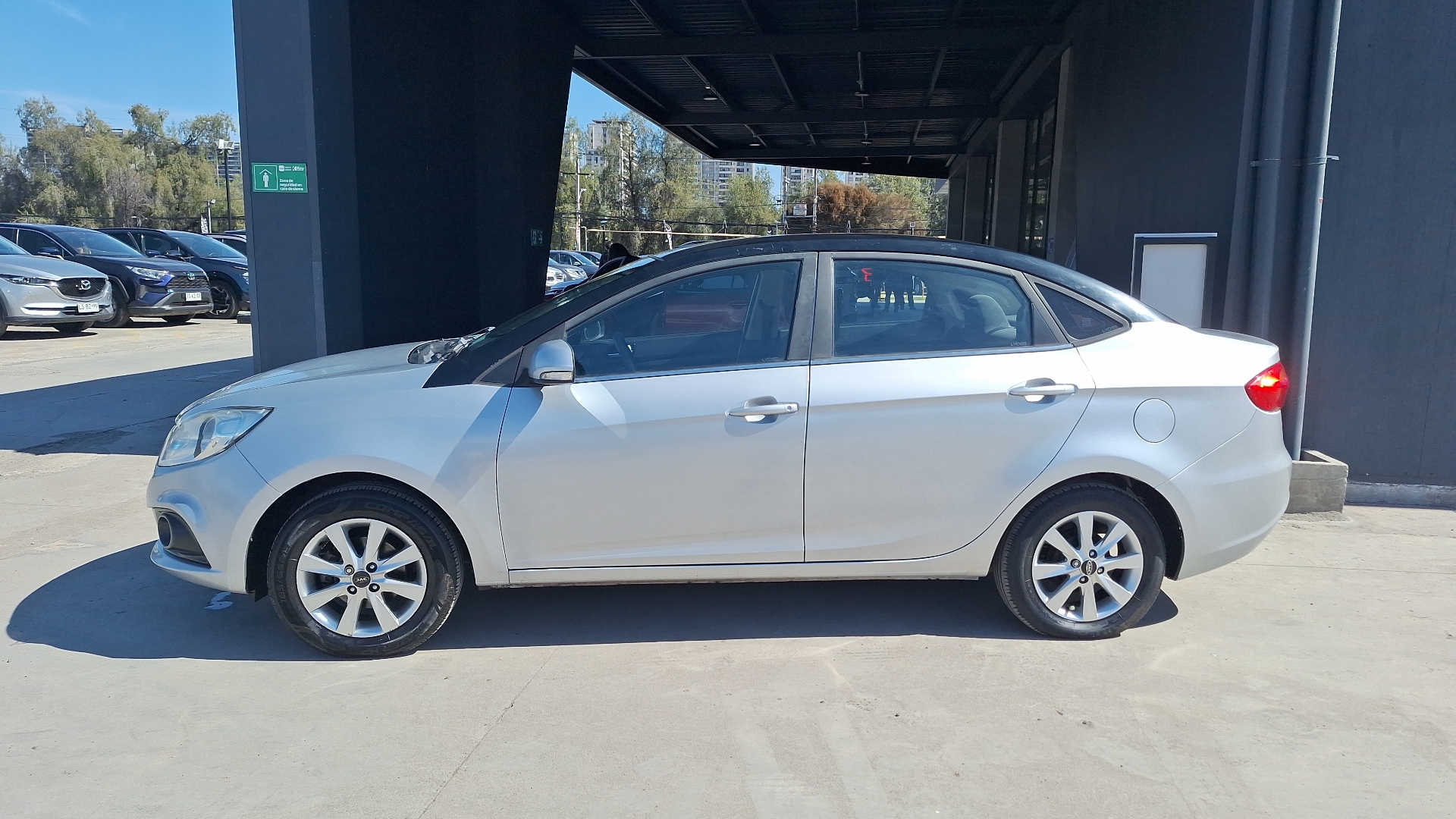 JAC J4 — foto 2 de 15
