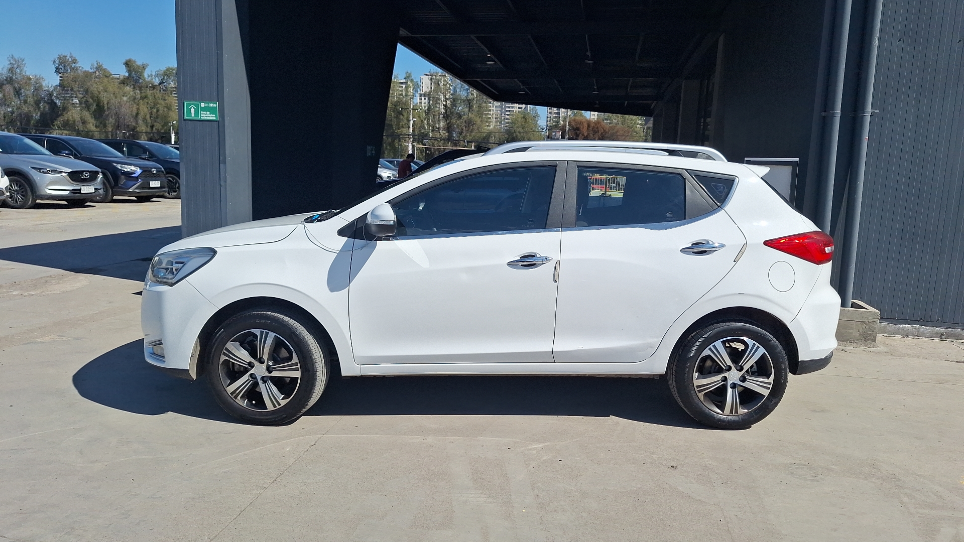JAC Js2 — foto 2 de 15