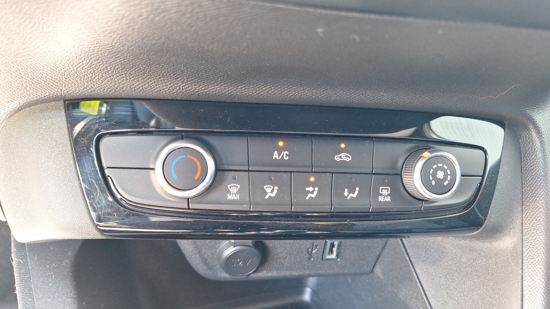 Opel Corsa — foto 15 de 15