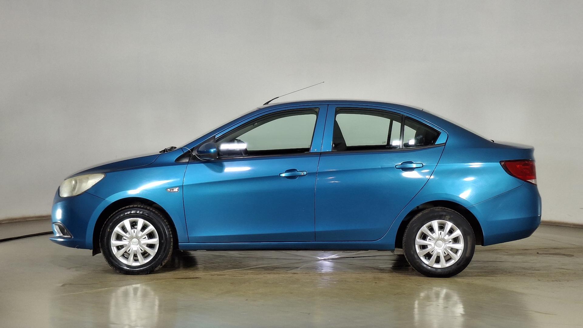 Chevrolet Sail — foto 7 de 15